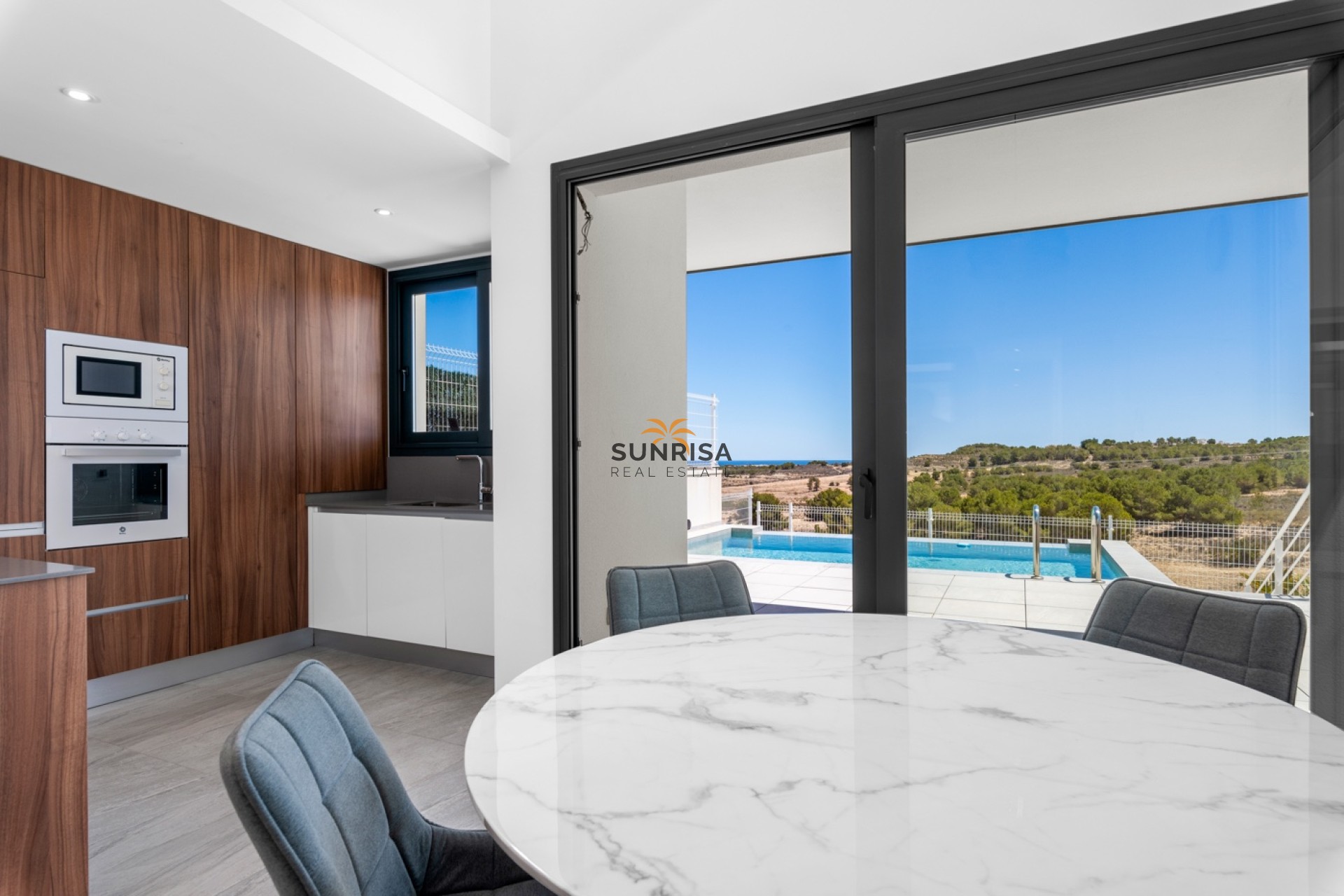 Resale - Villa - San Miguel de Salinas