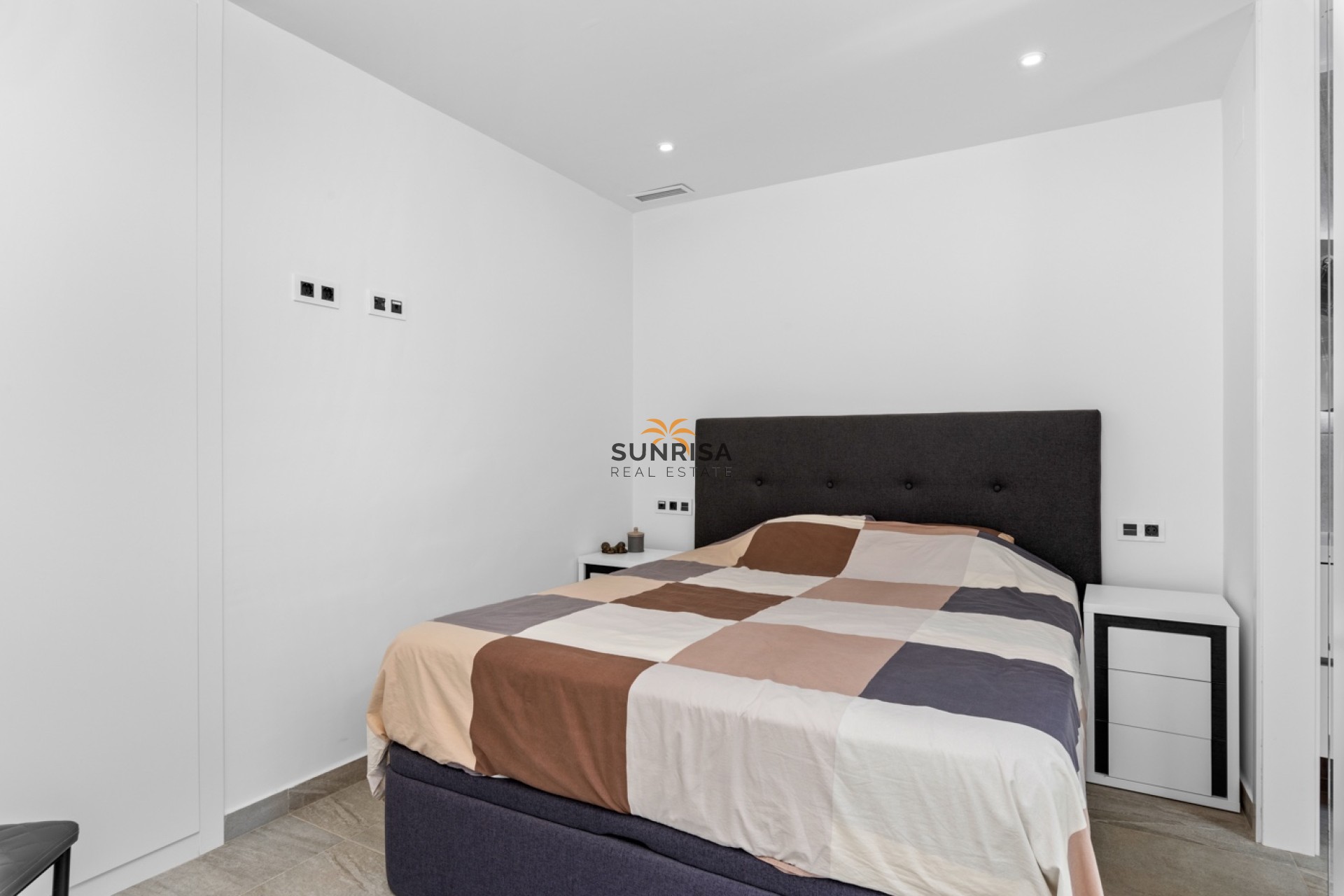 Resale - Villa - San Miguel de Salinas