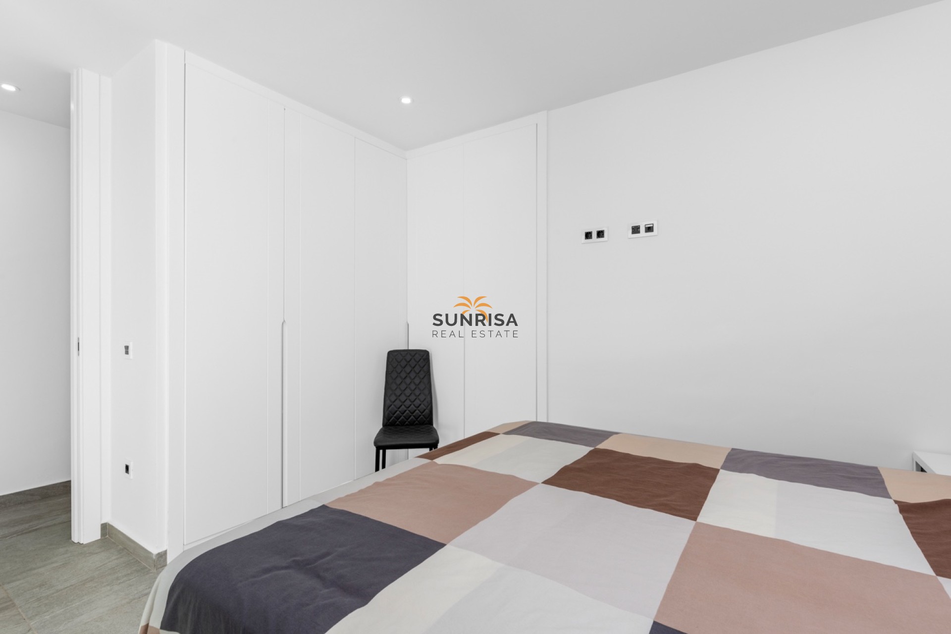 Resale - Villa - San Miguel de Salinas