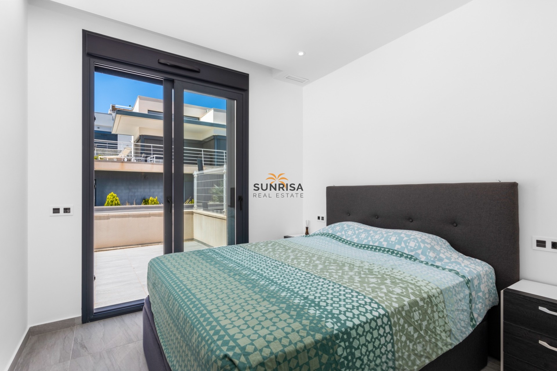 Resale - Villa - San Miguel de Salinas