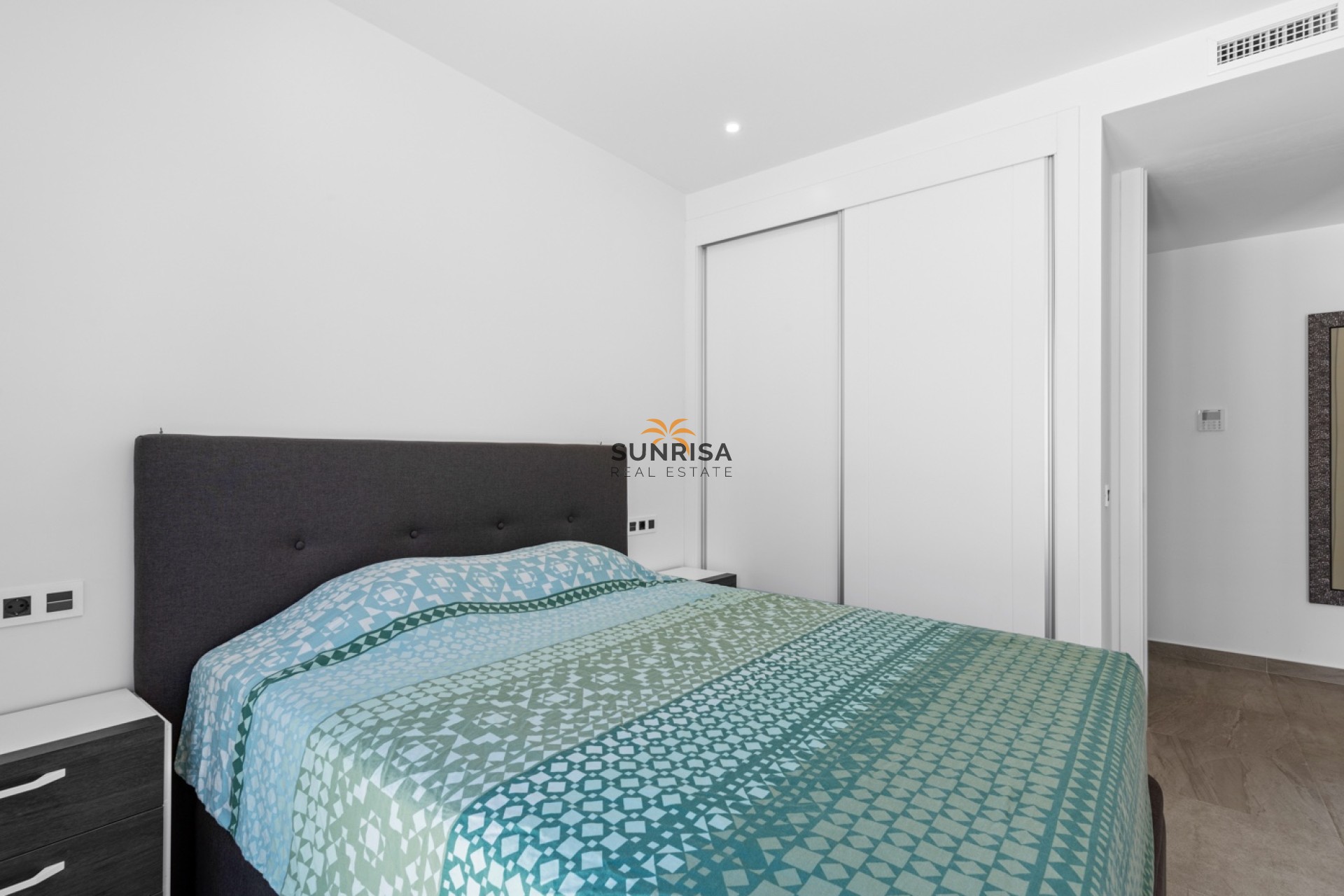 Resale - Villa - San Miguel de Salinas