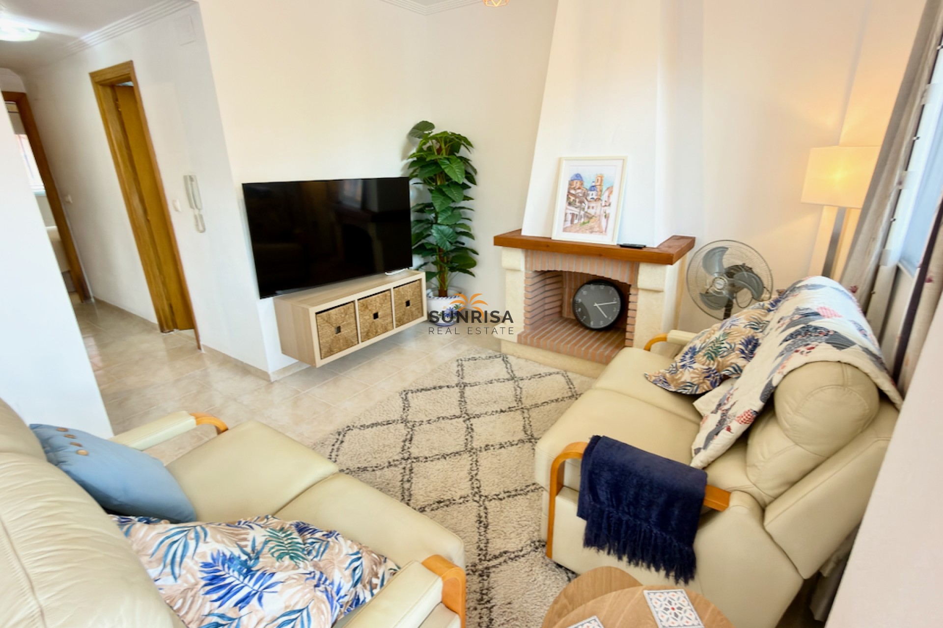 Resale - Villa - Daya Nueva