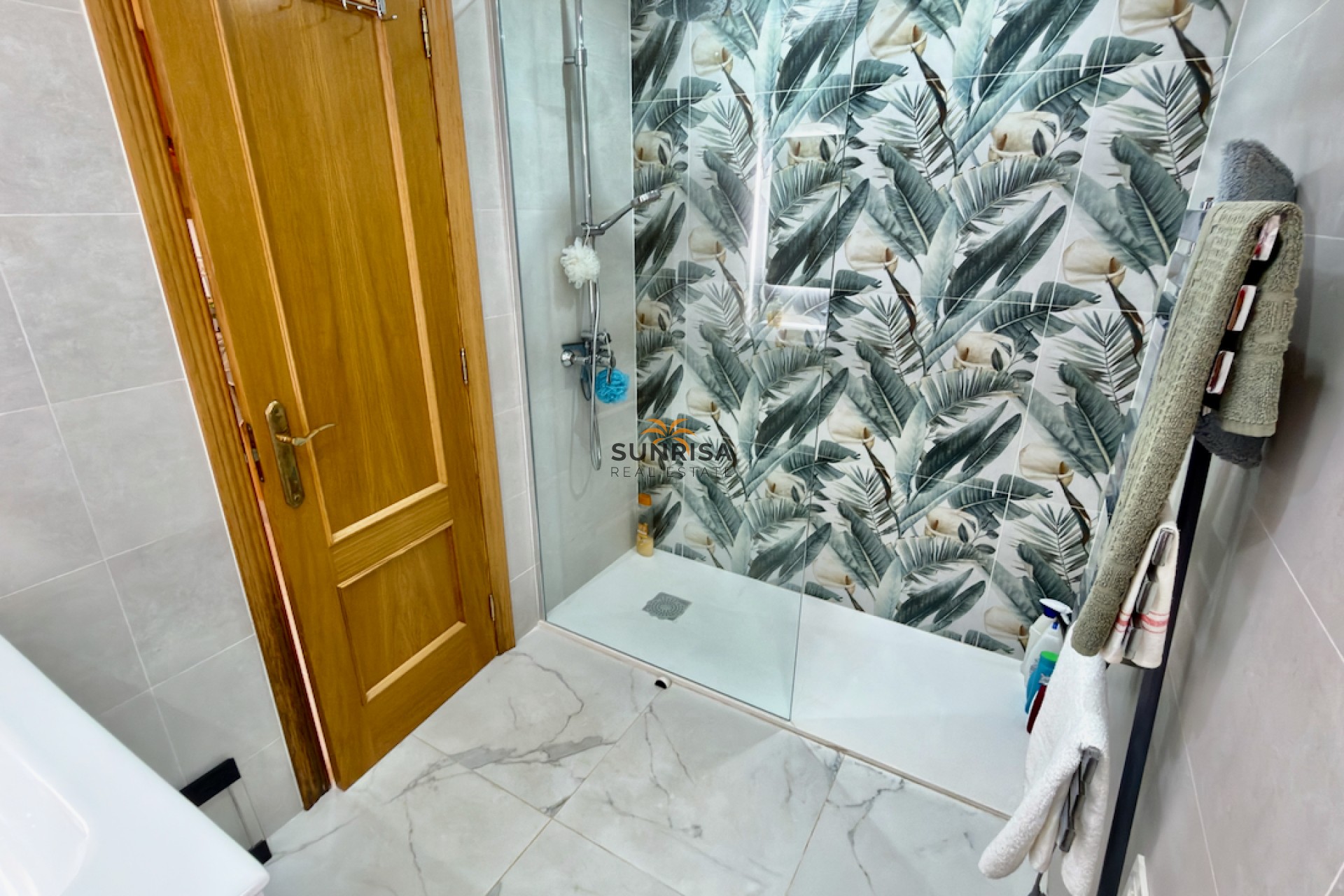 Resale - Villa - Daya Nueva