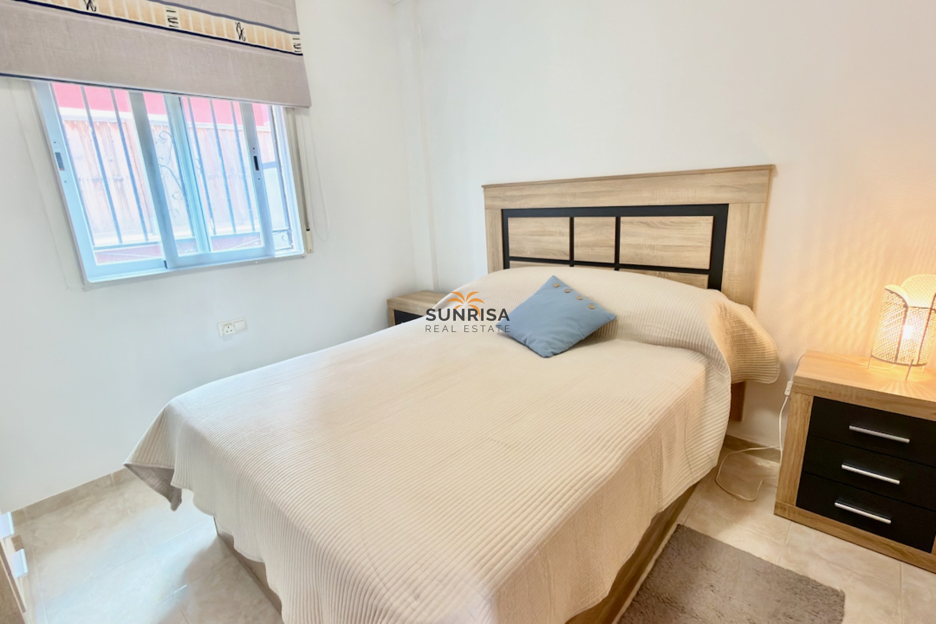 Resale - Villa - Daya Nueva