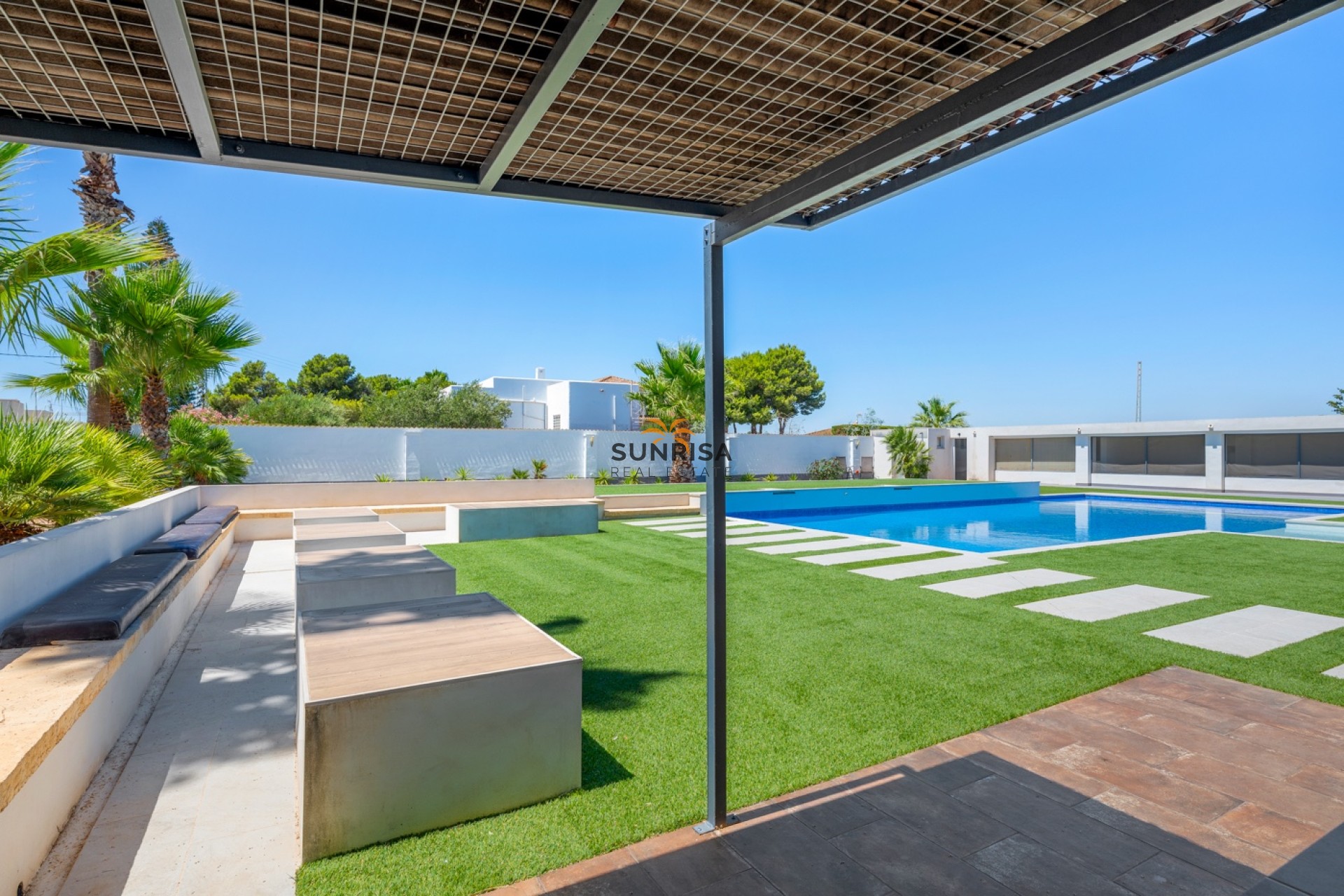 Revente - Finca - Montesinos