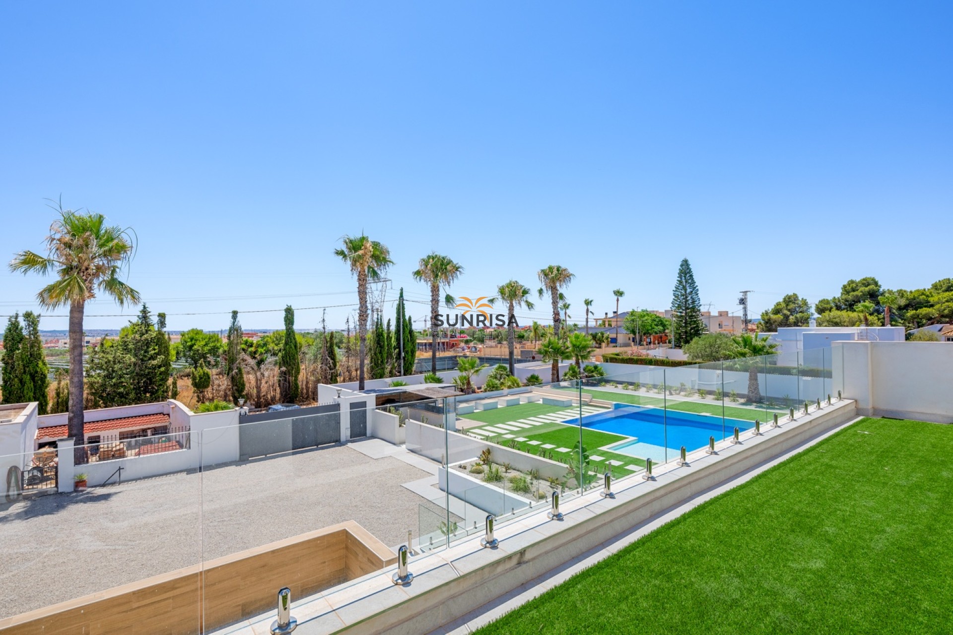 Revente - Finca - Montesinos