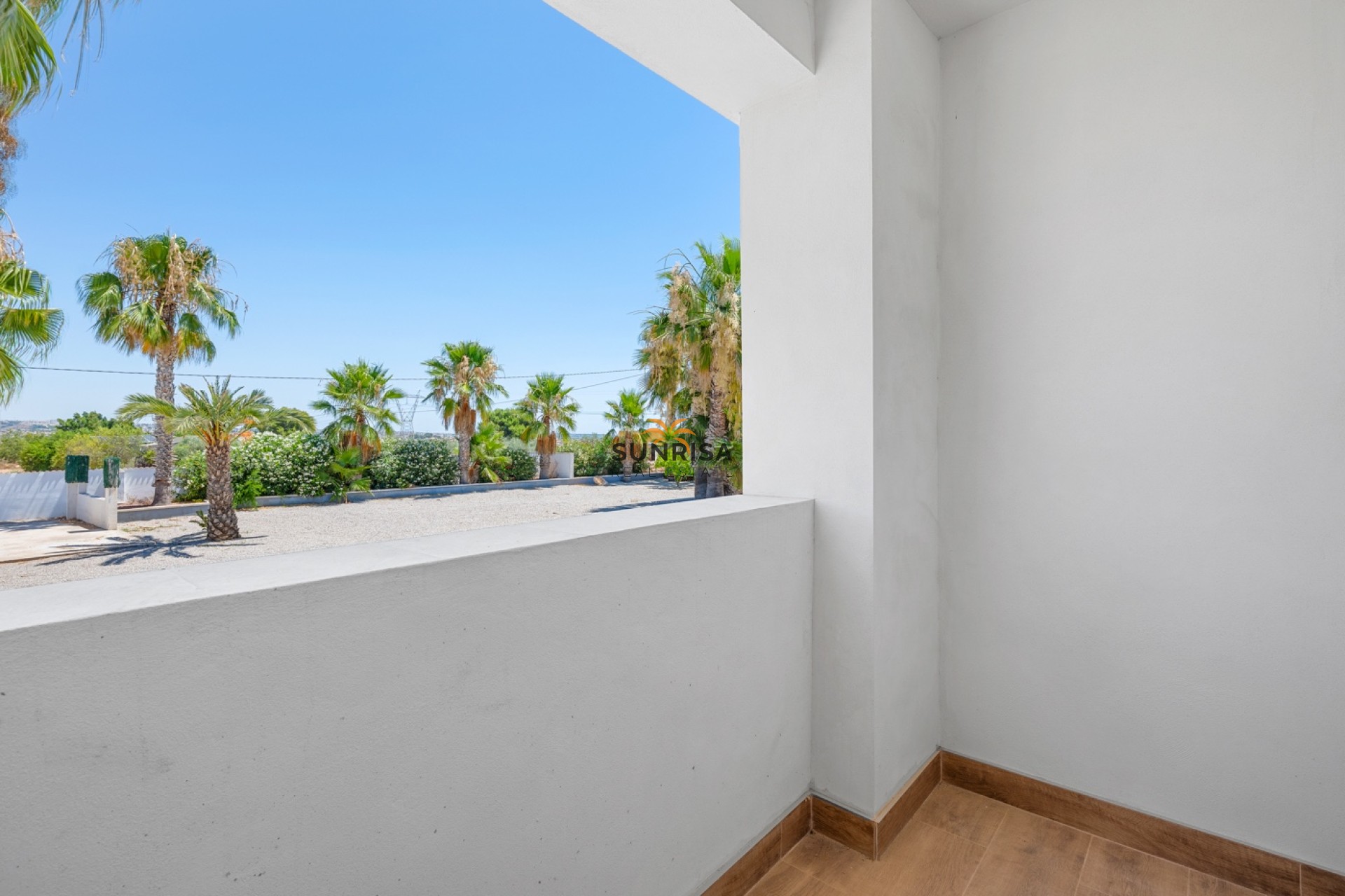 Revente - Finca - Montesinos