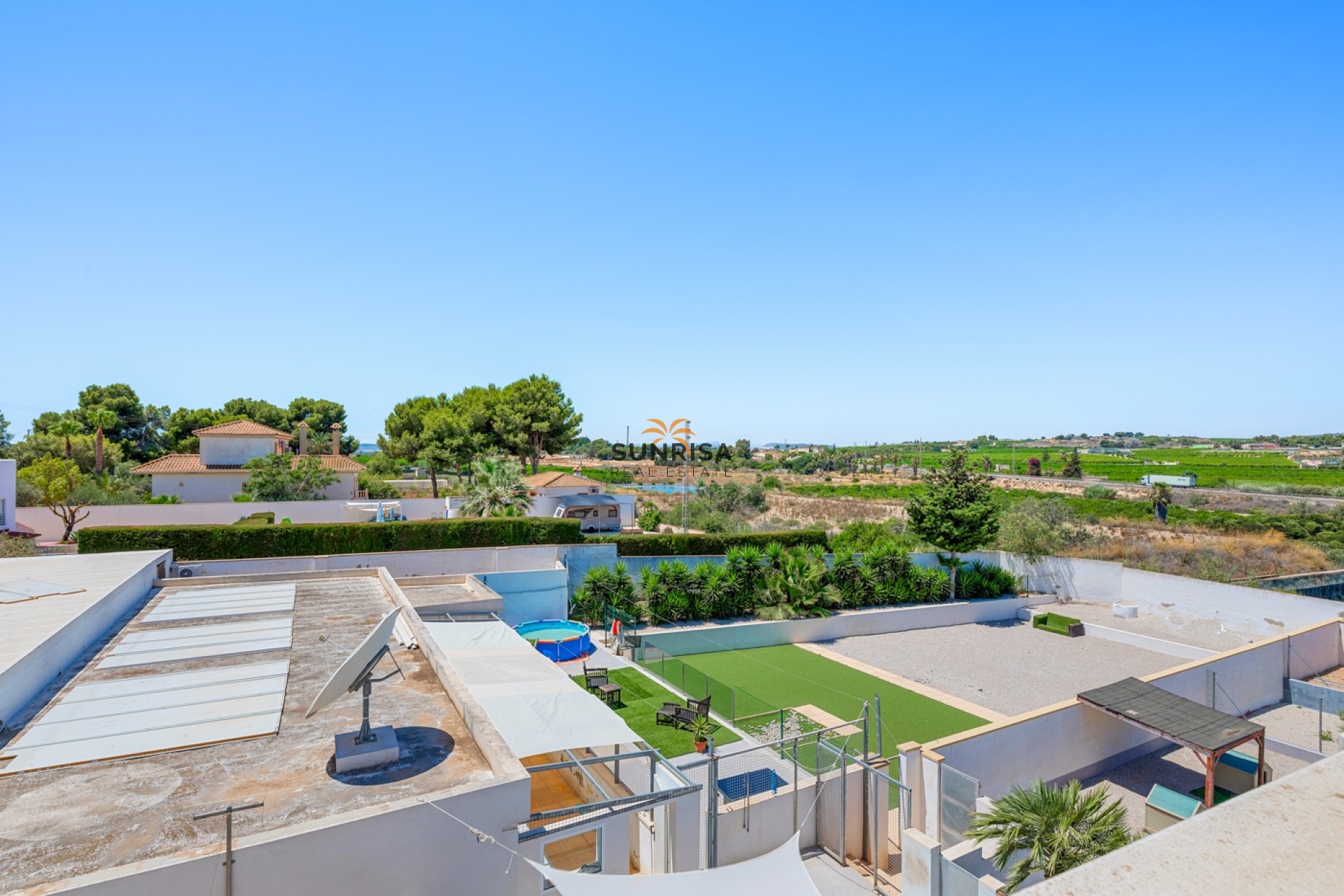 Revente - Finca - Montesinos