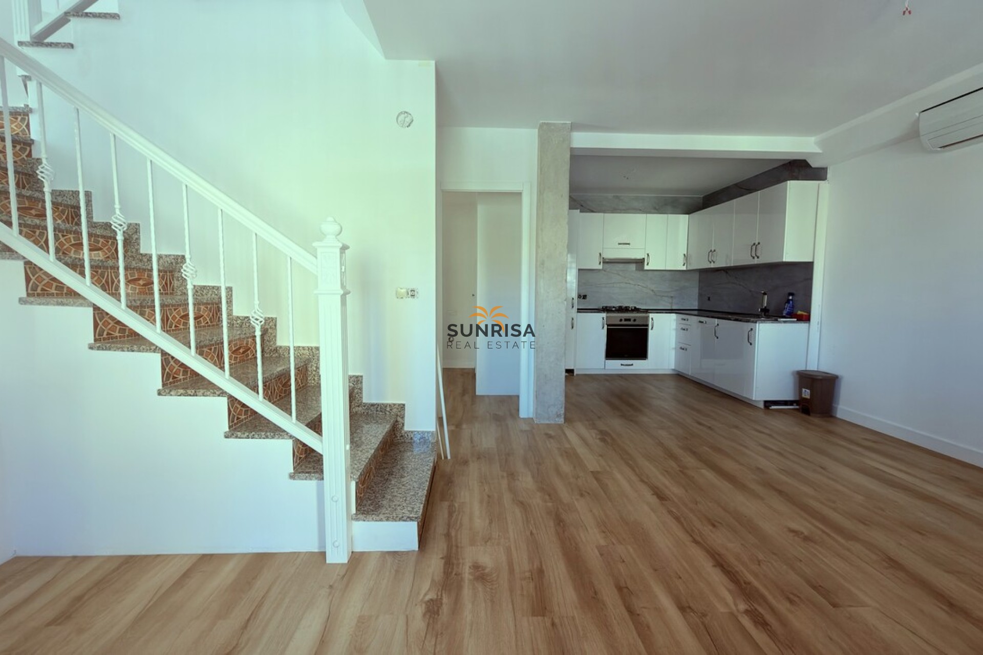 Resale - Semi-detached house - Orihuela Costa