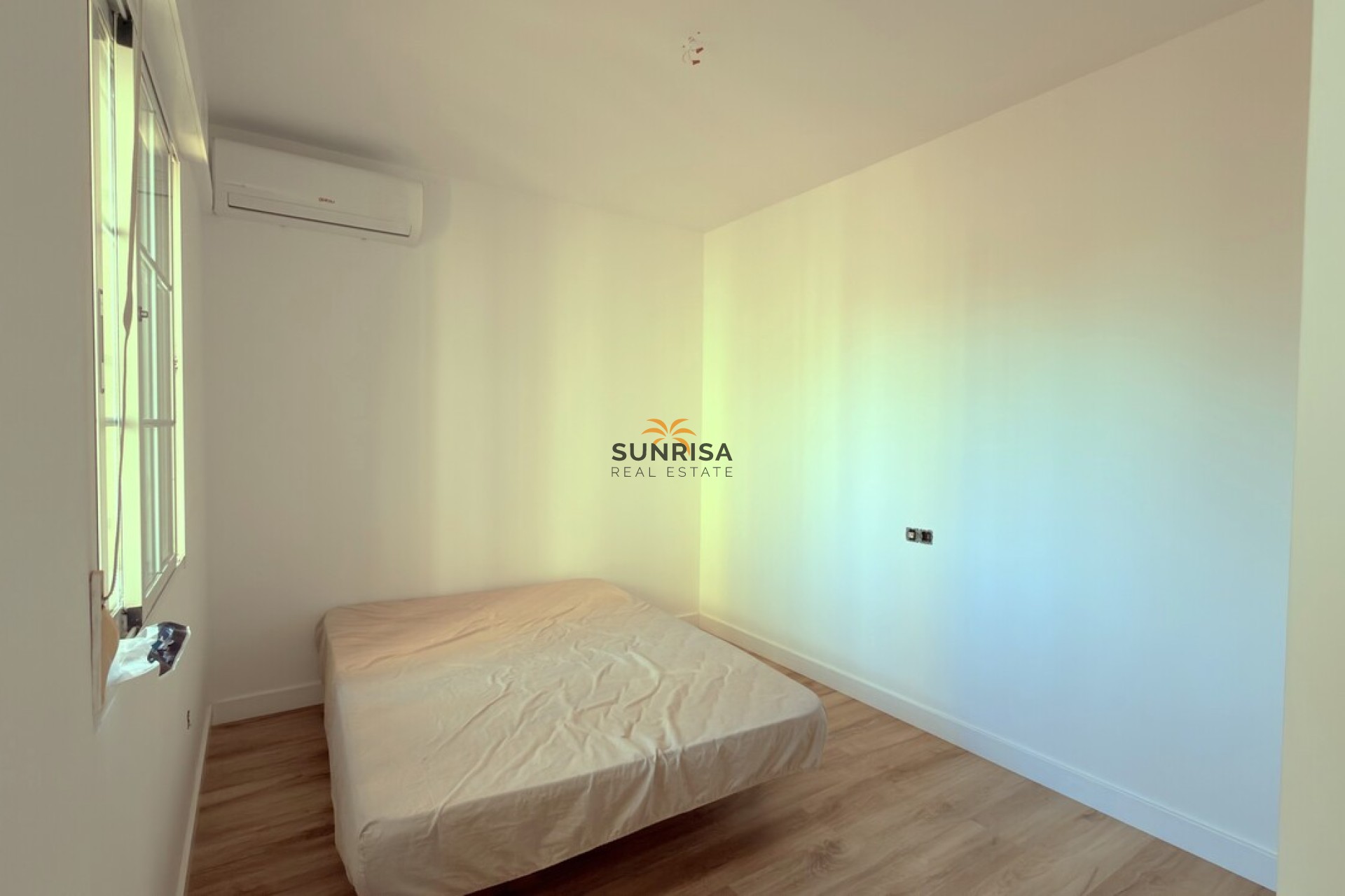 Resale - Semi-detached house - Orihuela Costa