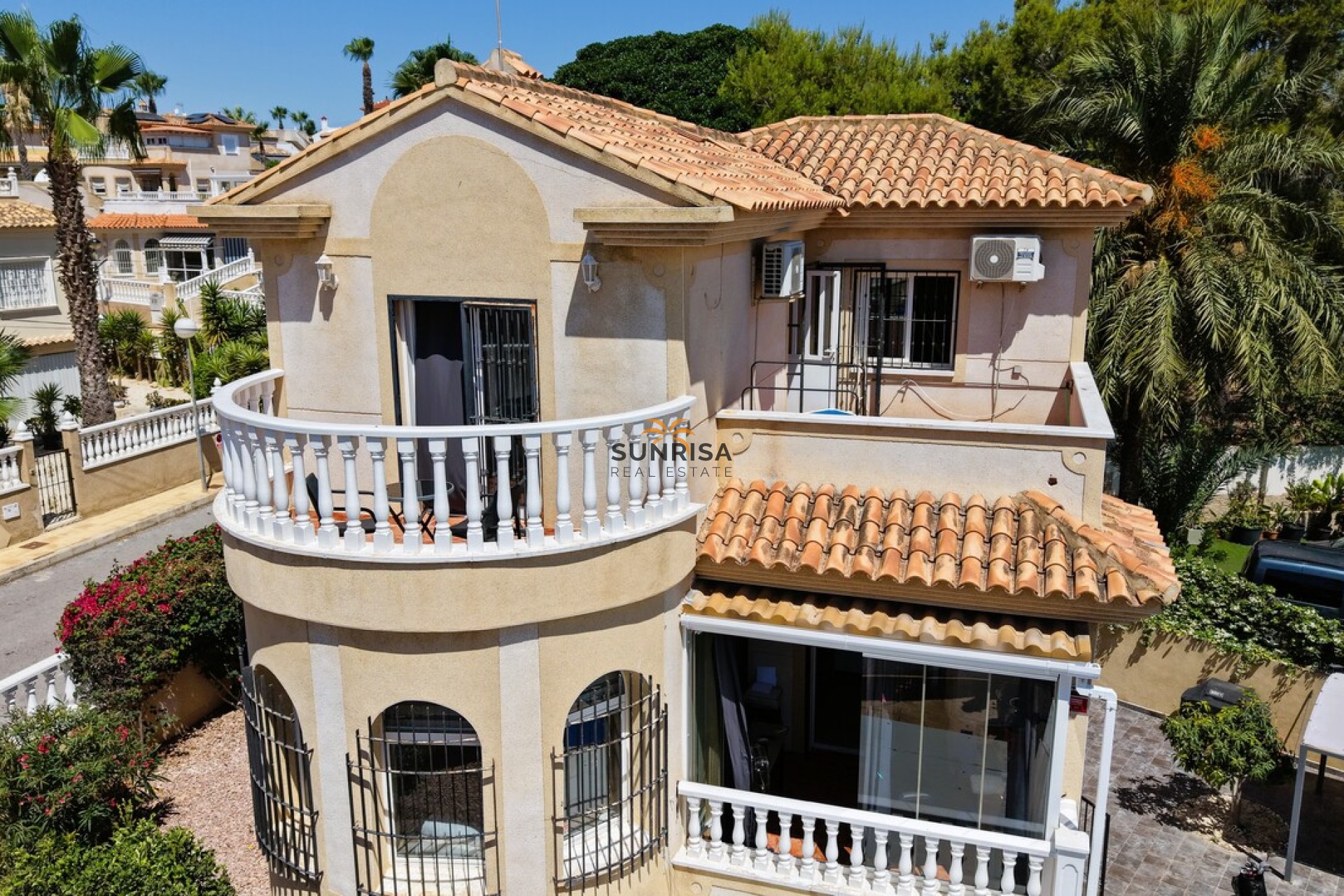 Resale - Villa - Orihuela Costa