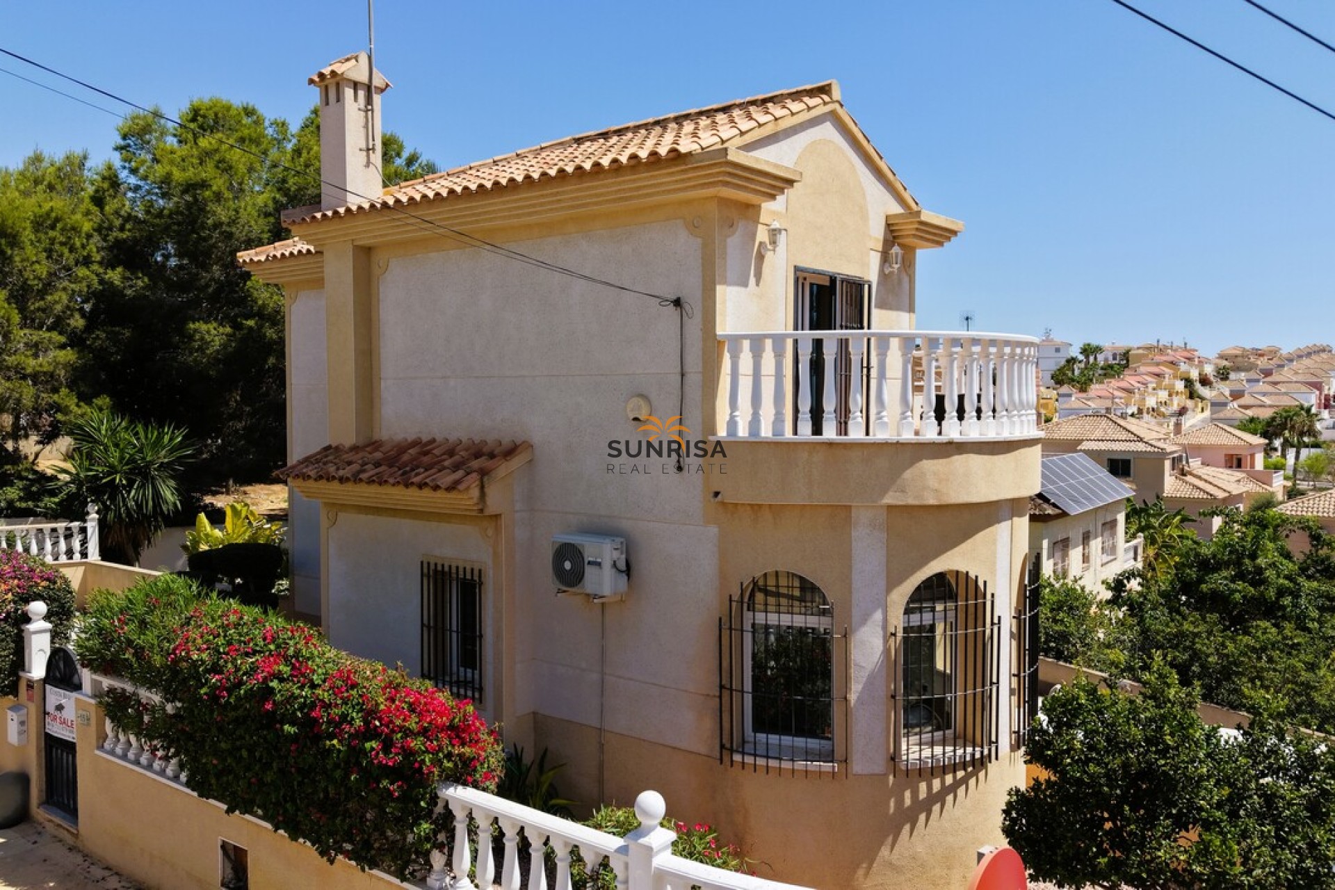 Resale - Villa - Orihuela Costa