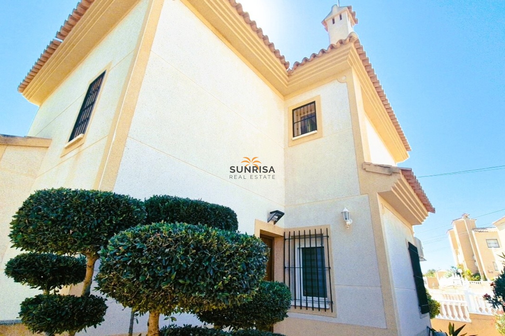 Resale - Villa - Orihuela Costa