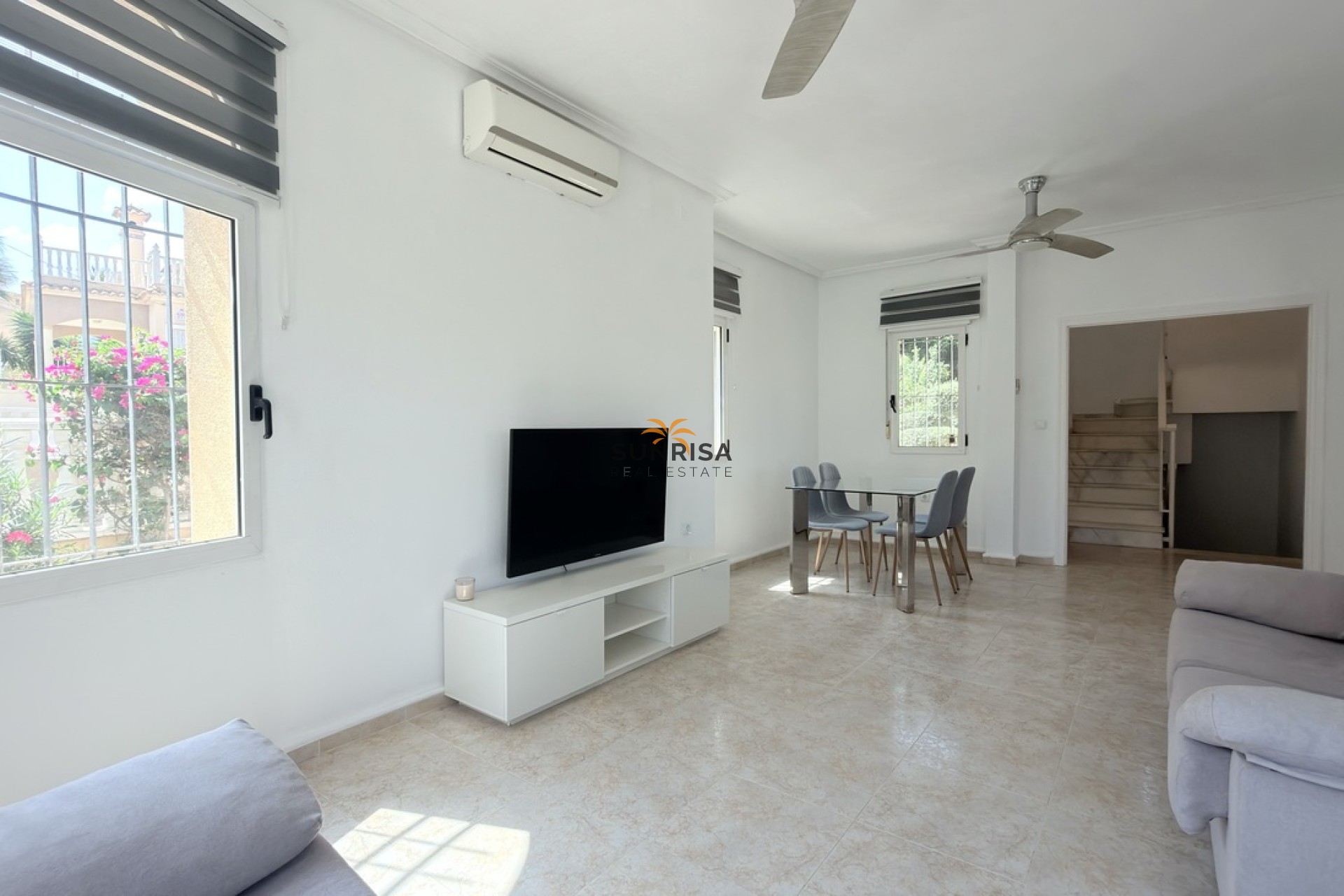 Resale - Villa - Orihuela Costa