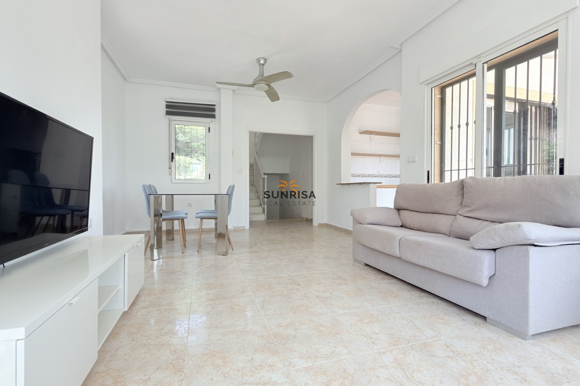 Resale - Villa - Orihuela Costa
