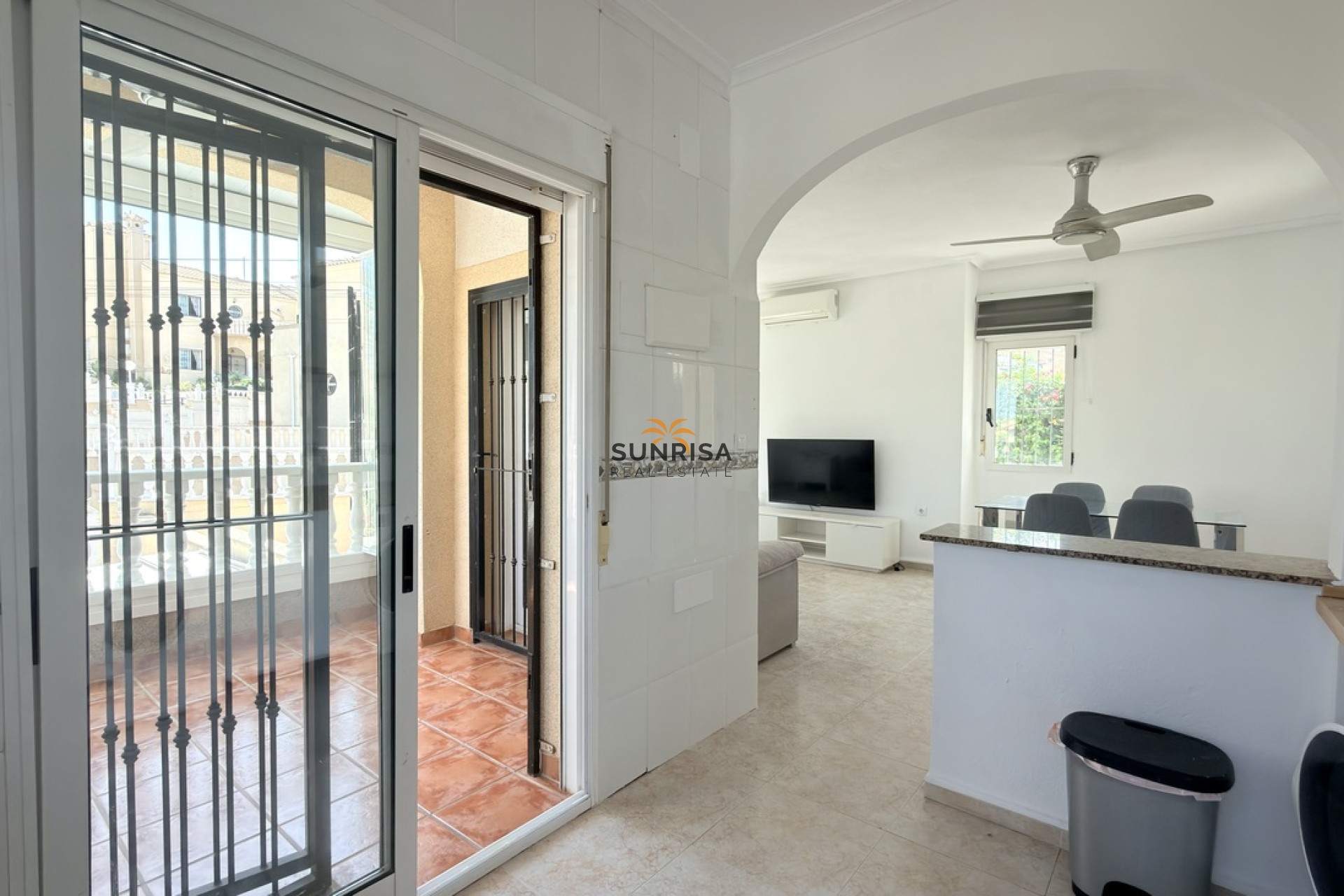 Resale - Villa - Orihuela Costa