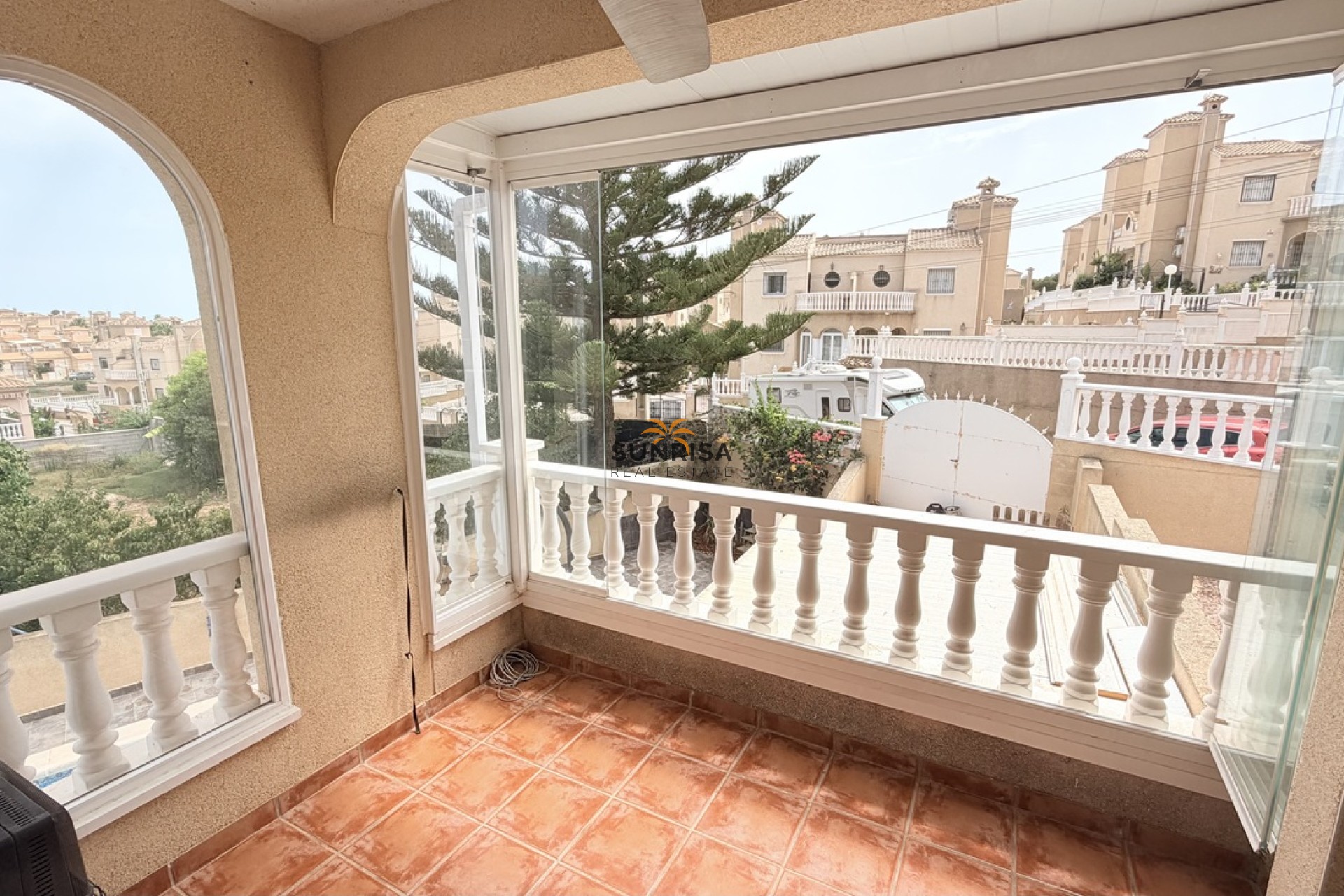 Resale - Villa - Orihuela Costa