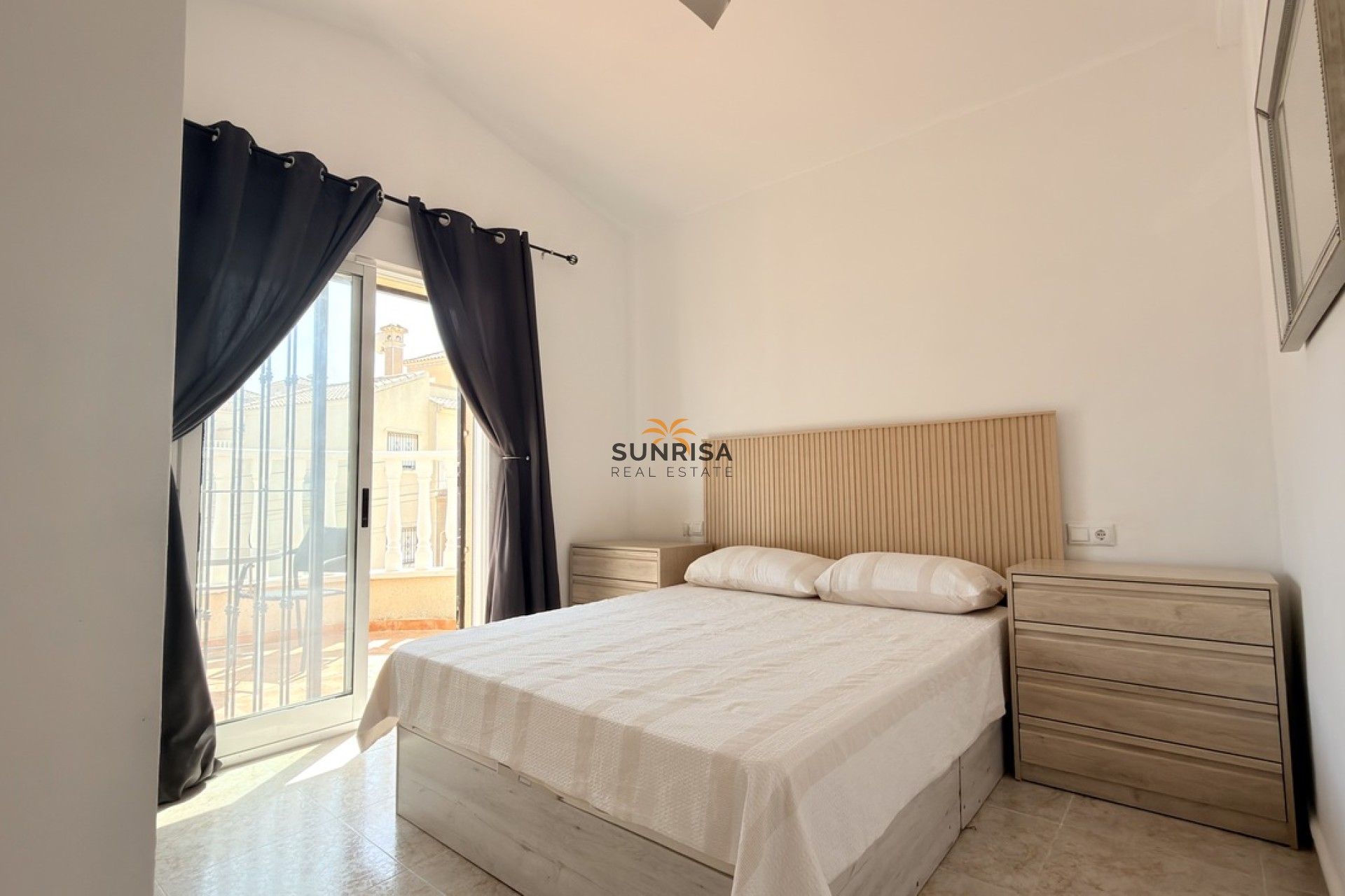 Resale - Villa - Orihuela Costa