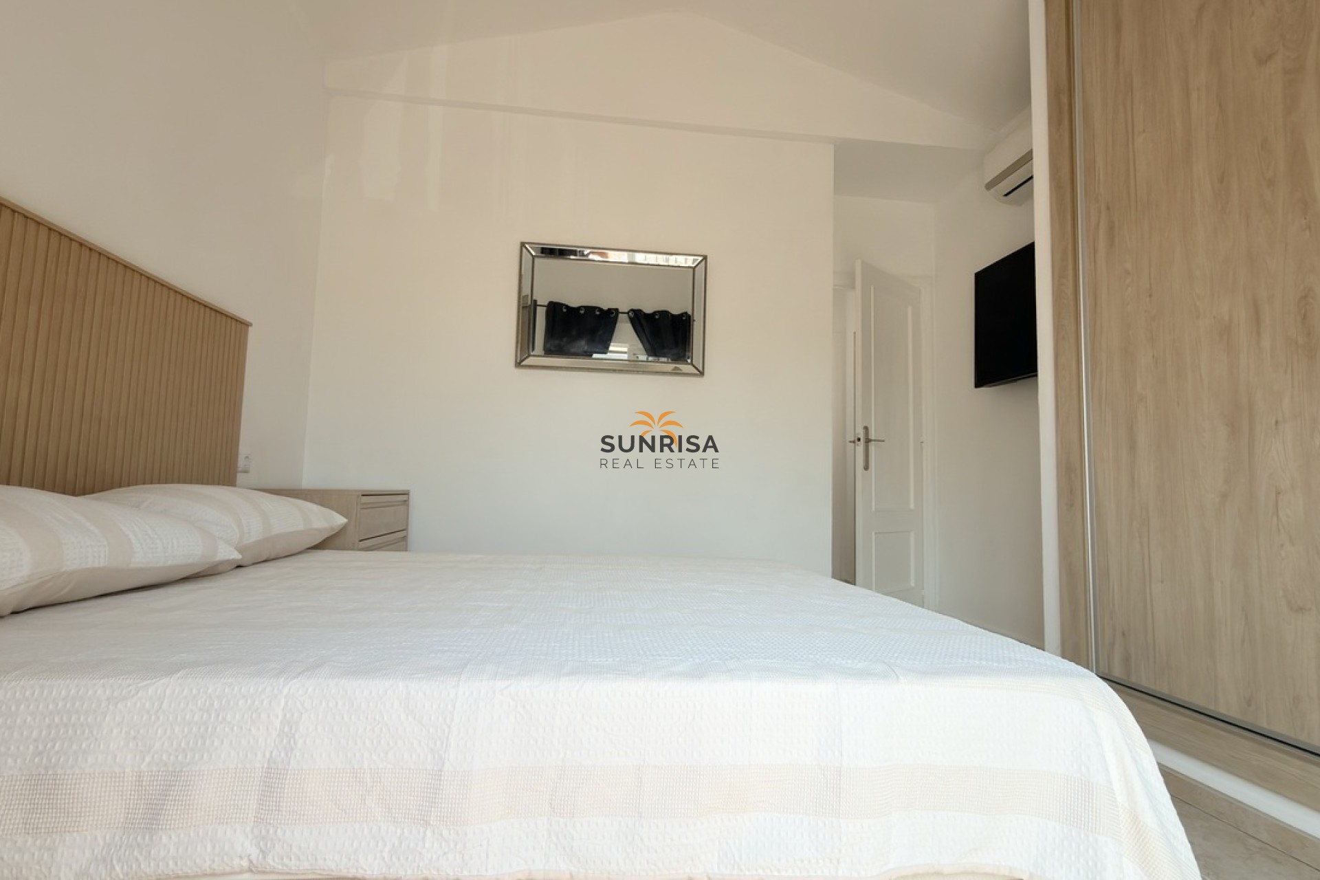 Resale - Villa - Orihuela Costa