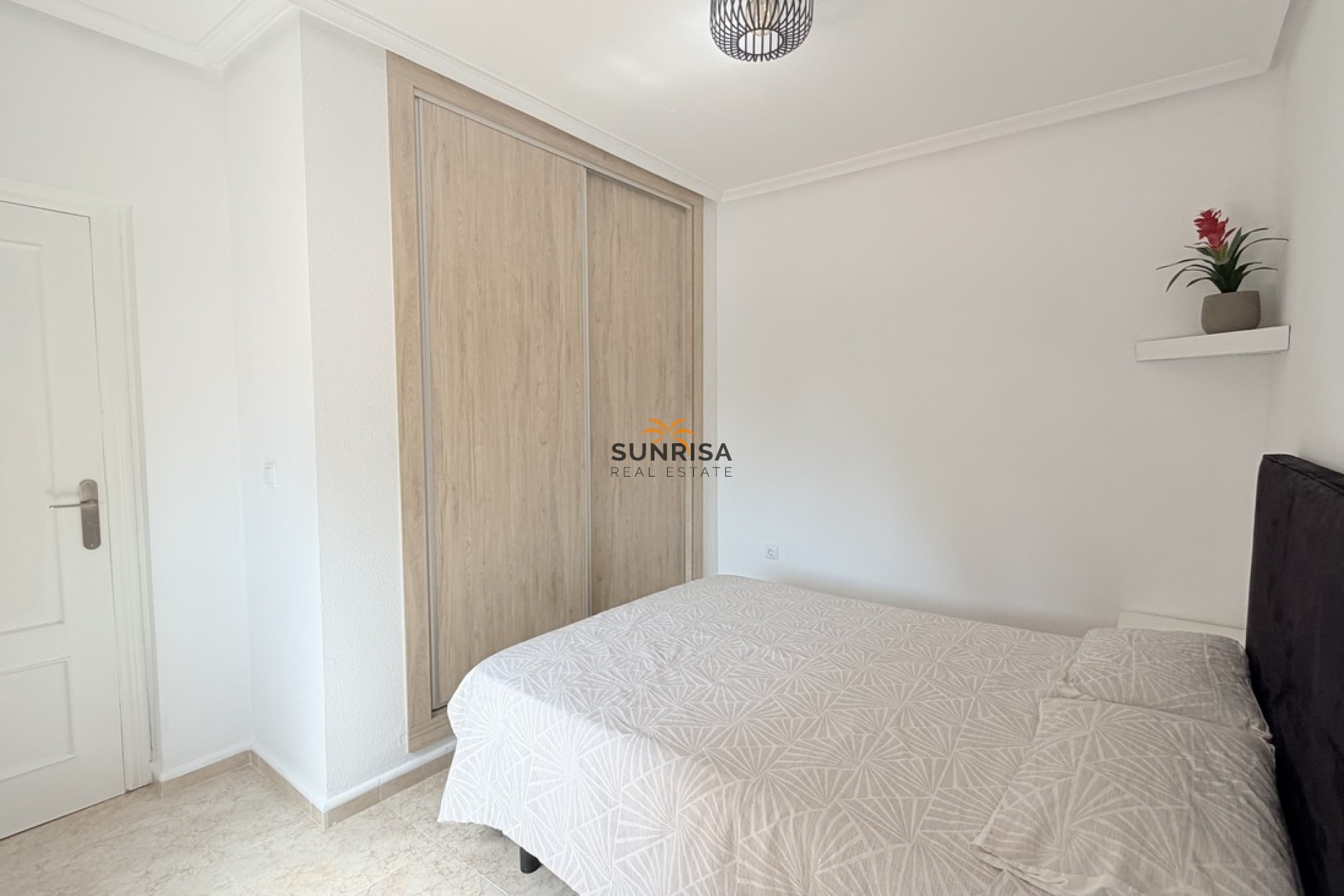 Resale - Villa - Orihuela Costa