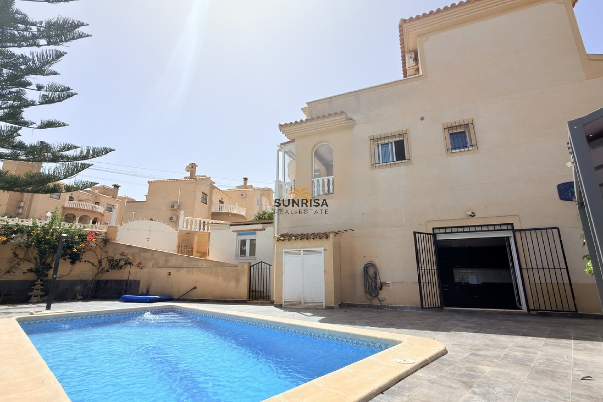 Resale - Villa - Orihuela Costa
