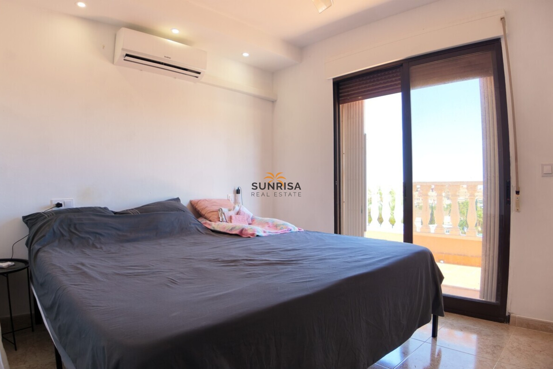 Resale - Villa - Orihuela Costa
