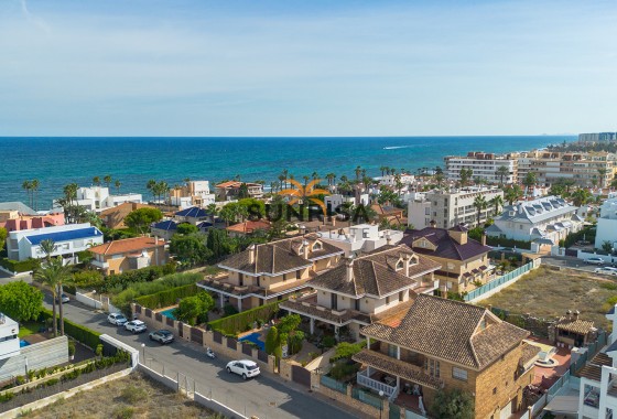 Villa · Resale - Torrevieja · La Veleta · Alicante · Spain
