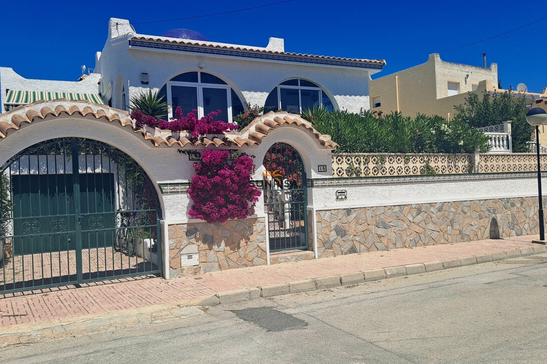 Resale - Villa - Orihuela Costa