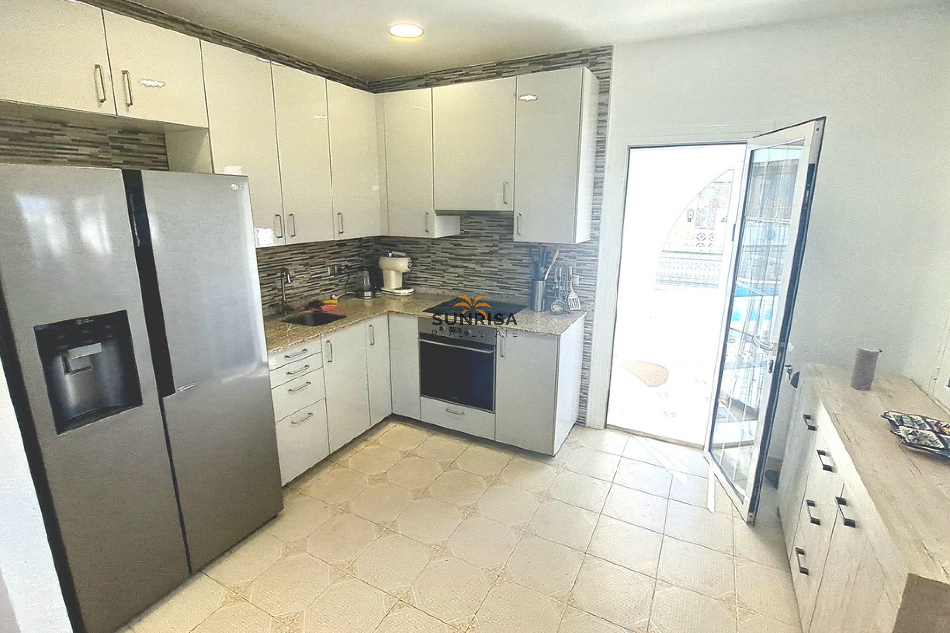 Resale - Villa - Orihuela Costa