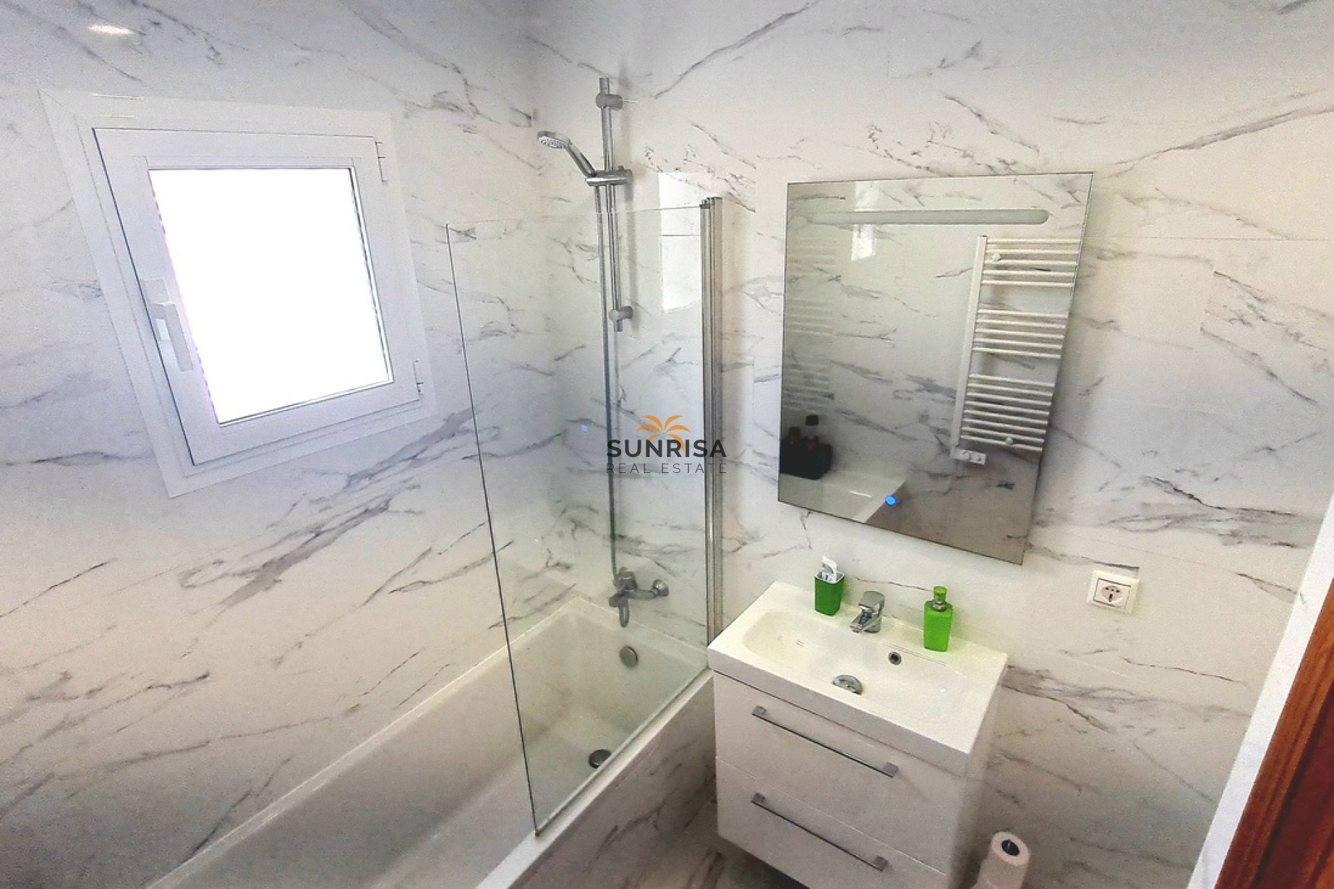 Resale - Villa - Orihuela Costa