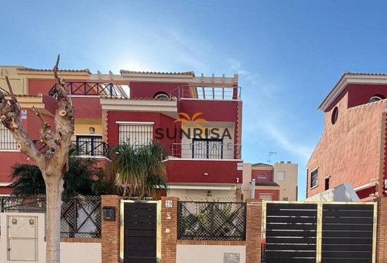 Twee-onder-een-kapwoning · Herverkoop - Pilar de la Horadada · La Torre De La Horadada · Alicante · Spanje
