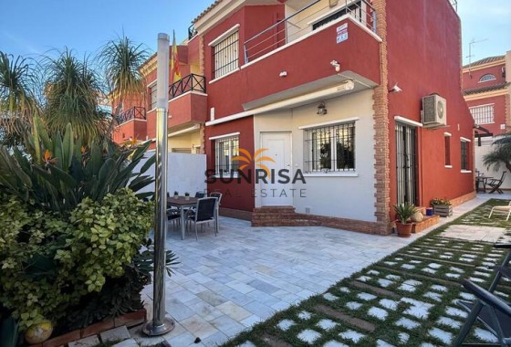Twee-onder-een-kapwoning · Herverkoop - Pilar de la Horadada · La Torre De La Horadada · Alicante · Spanje