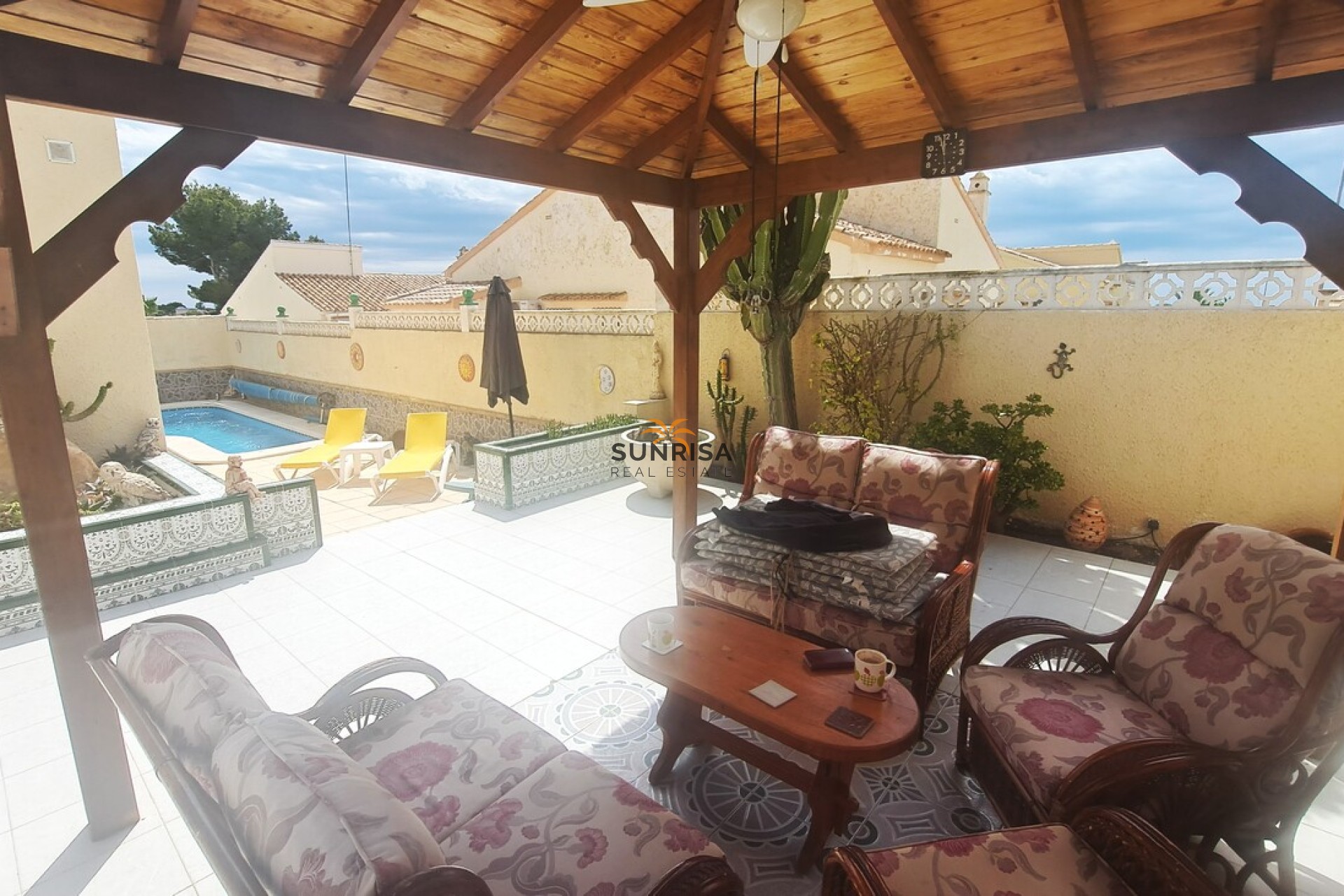 Resale - Villa - Orihuela Costa