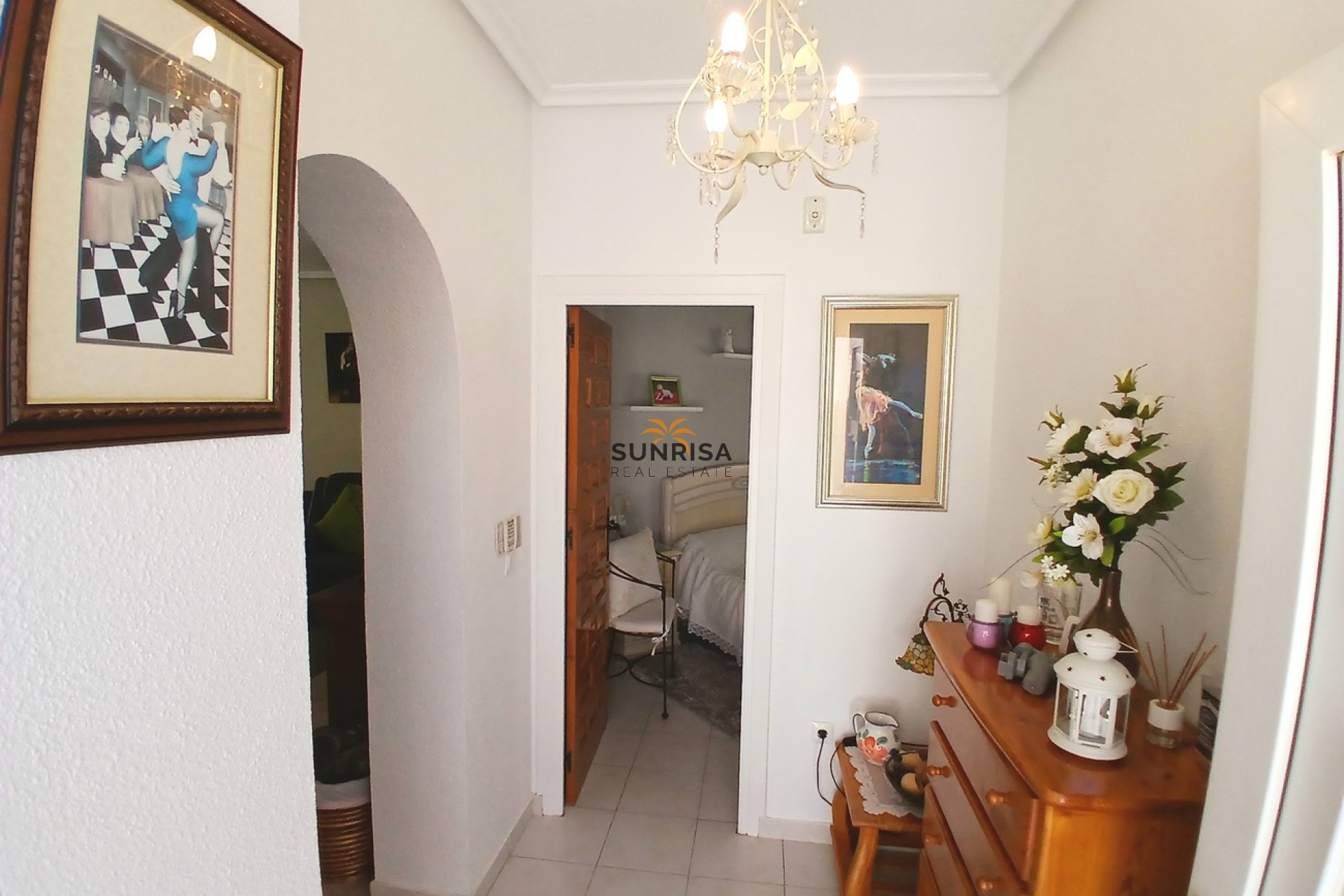 Resale - Villa - Orihuela Costa