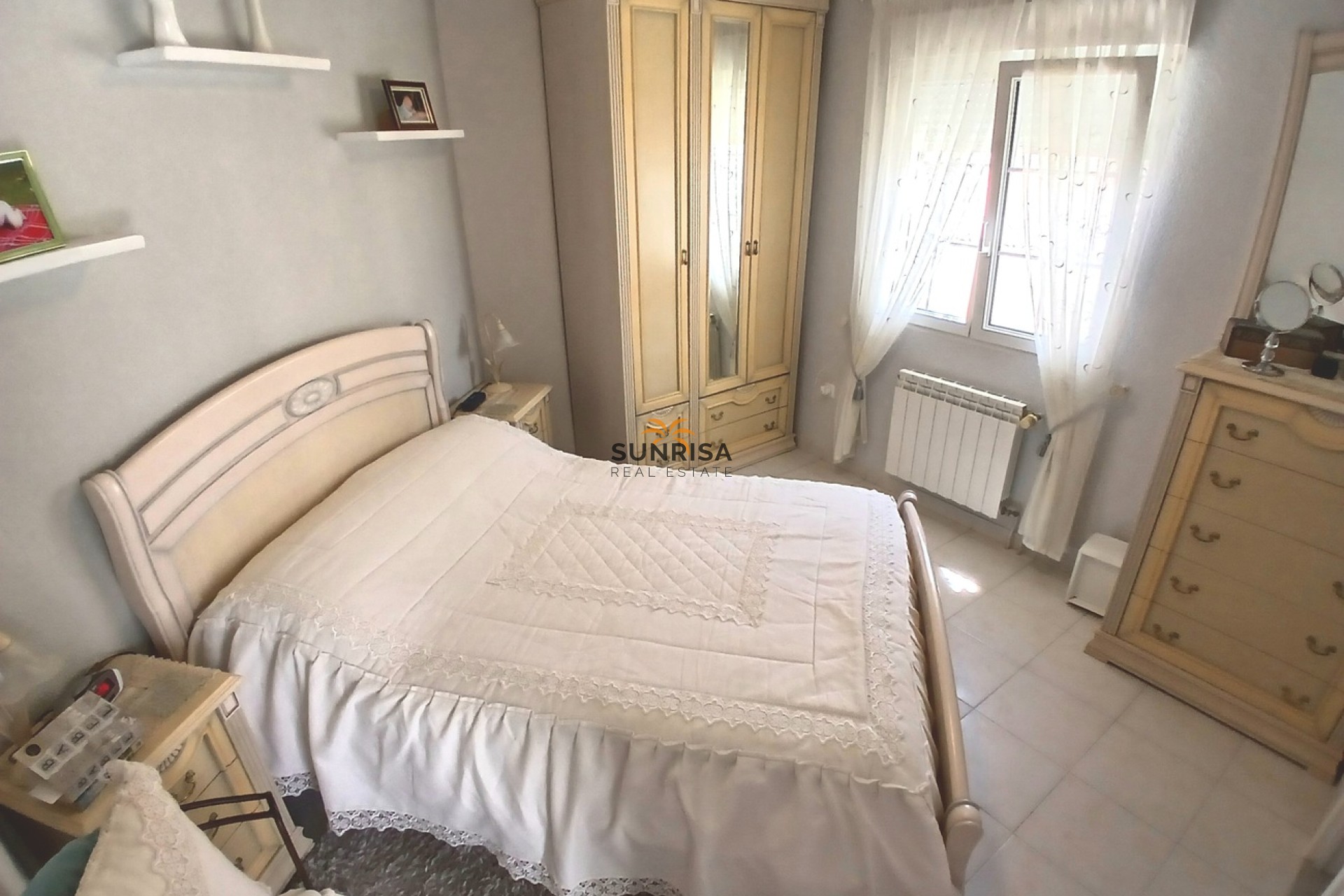 Resale - Villa - Orihuela Costa