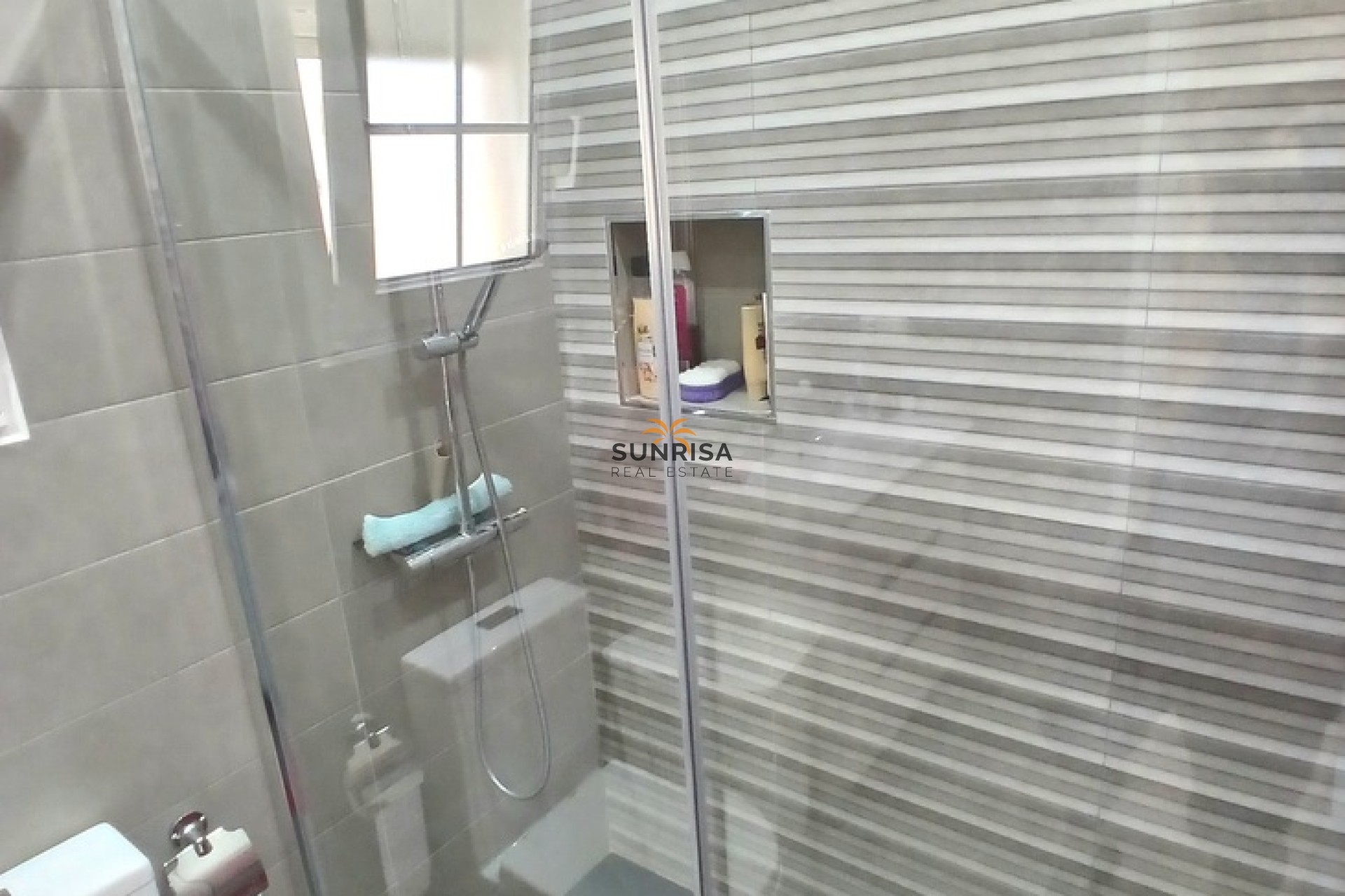 Resale - Villa - Orihuela Costa