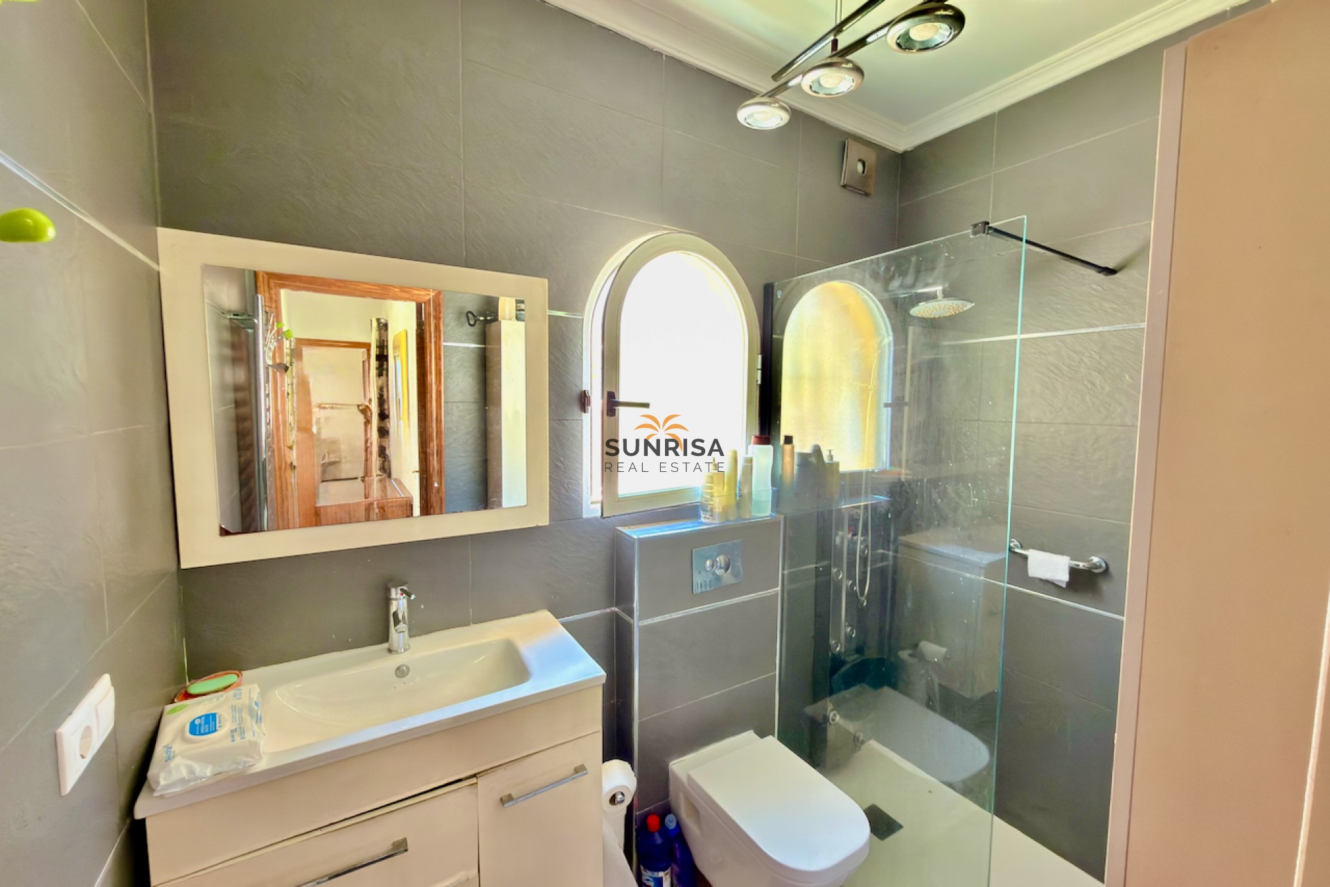 Resale - Villa - Benimar