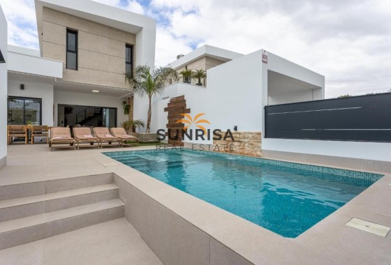 Villa · Resale - Dolores · Alicante · Spain