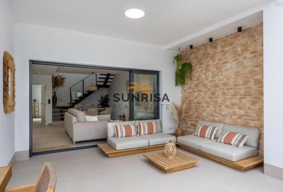 Villa · Resale - Dolores · Alicante · Spain