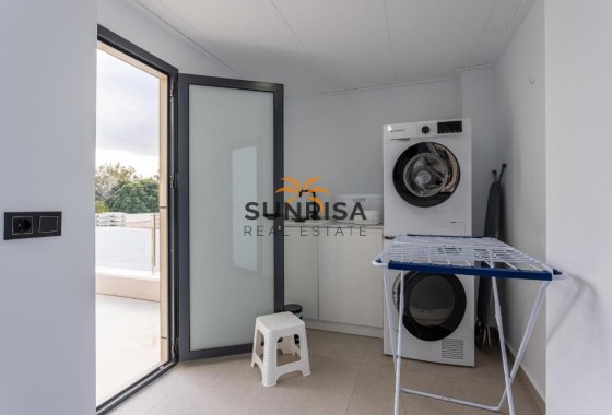 Villa · Resale - Dolores · Alicante · Spain