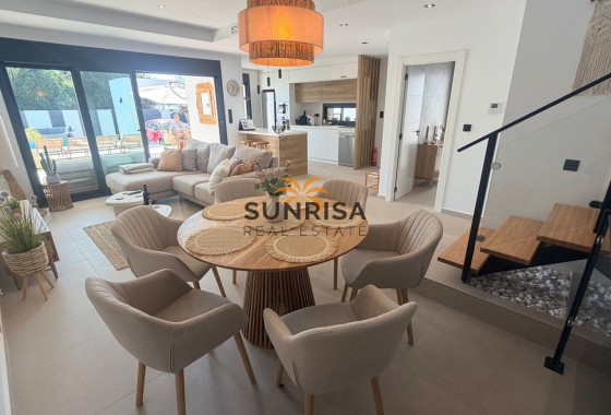 Villa · Resale - Dolores · Alicante · Spain