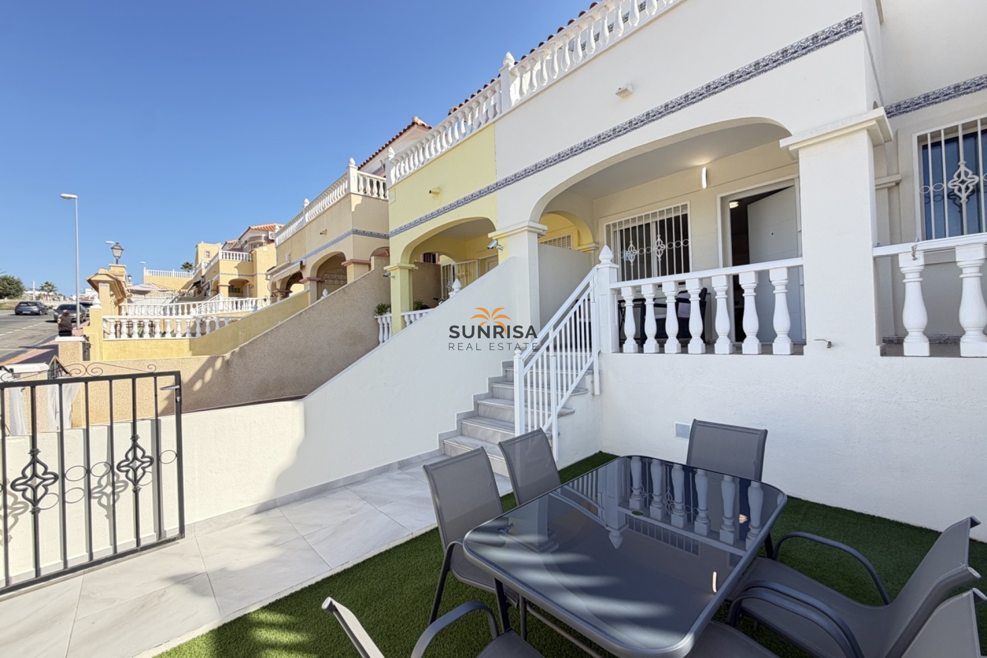 Resale - Townhouse - Villamartin