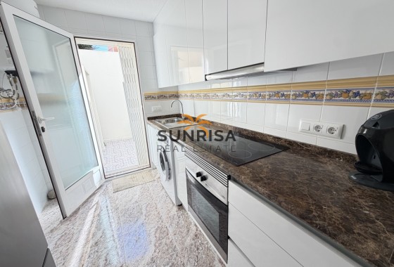 Townhouse · Resale - Villamartin · Alicante · Spain