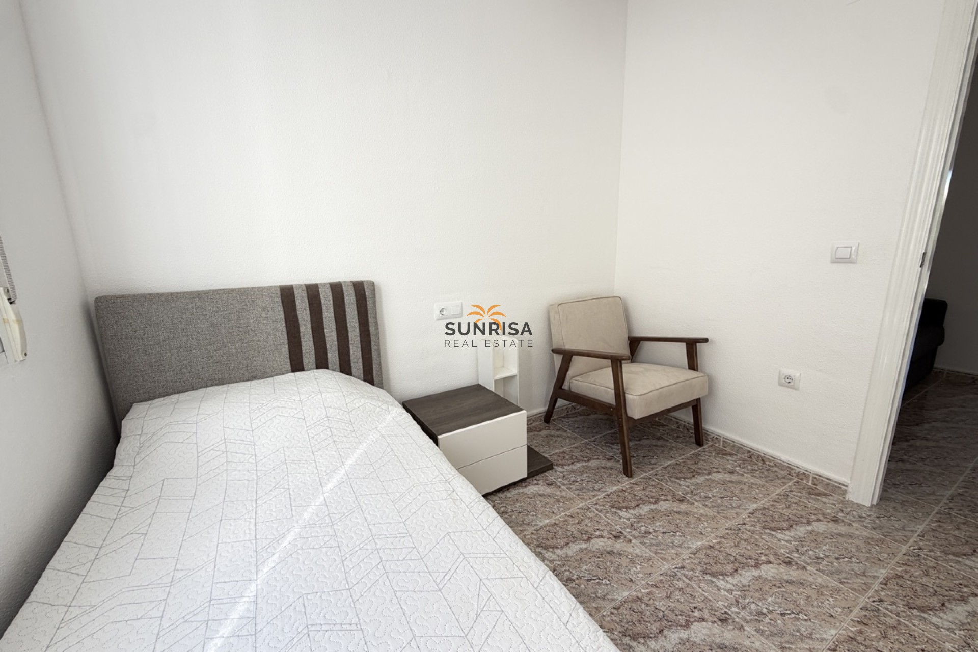 Resale - Townhouse - Villamartin