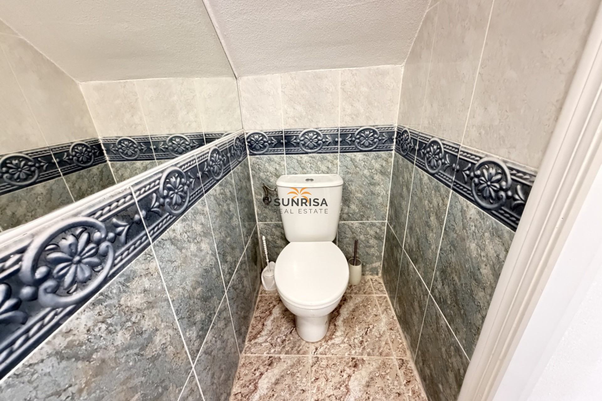 Resale - Townhouse - Villamartin