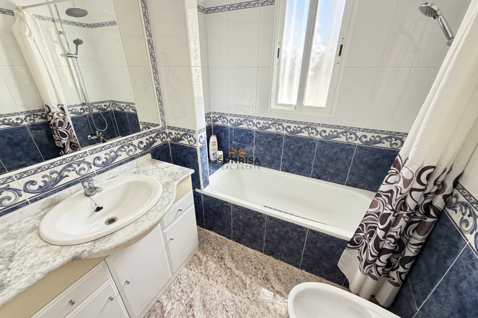 Resale - Townhouse - Villamartin