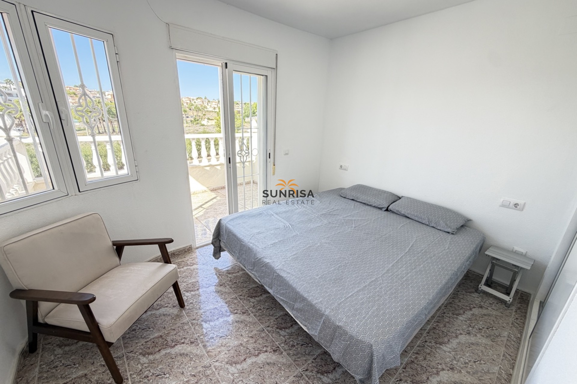 Resale - Townhouse - Villamartin