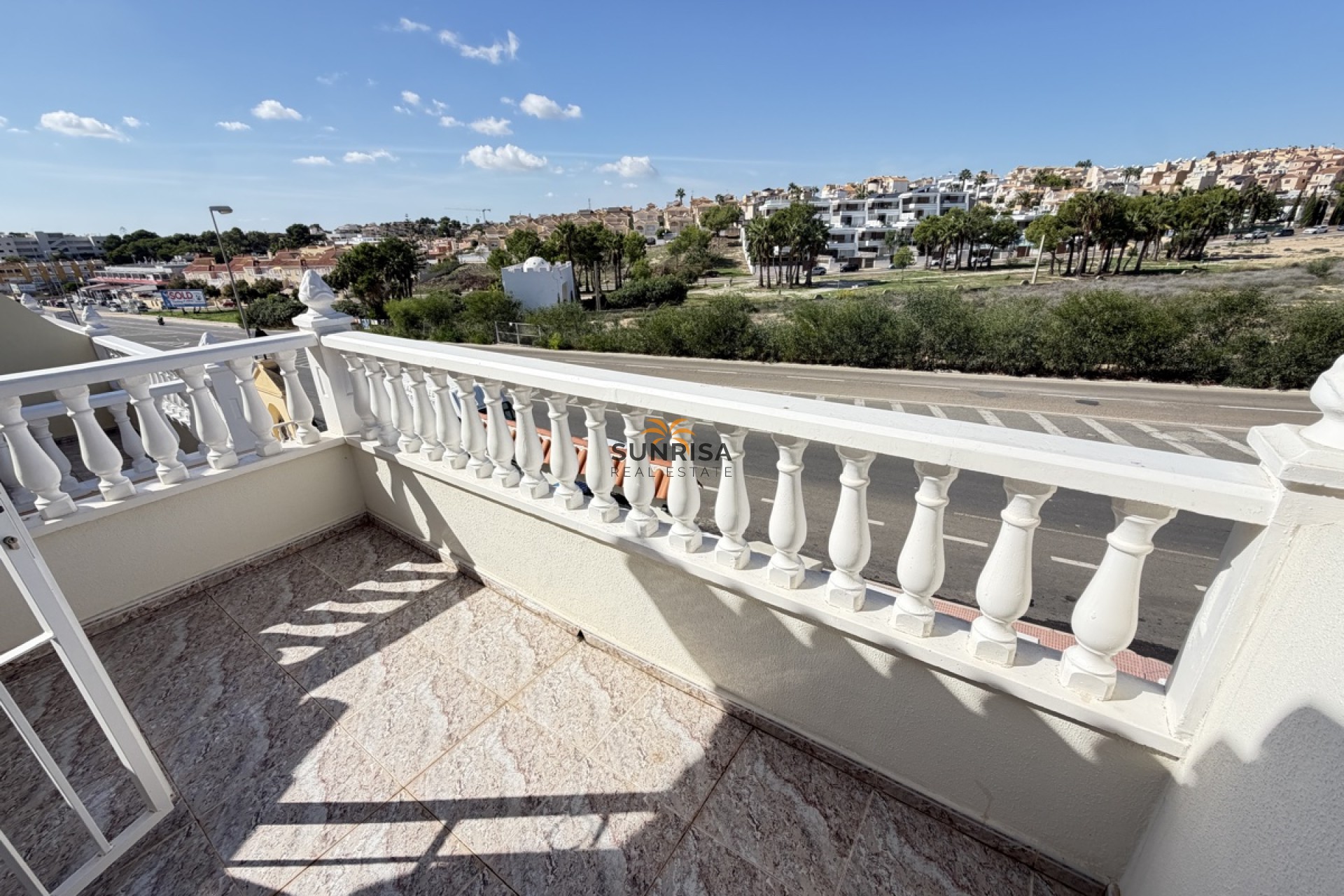 Resale - Townhouse - Villamartin