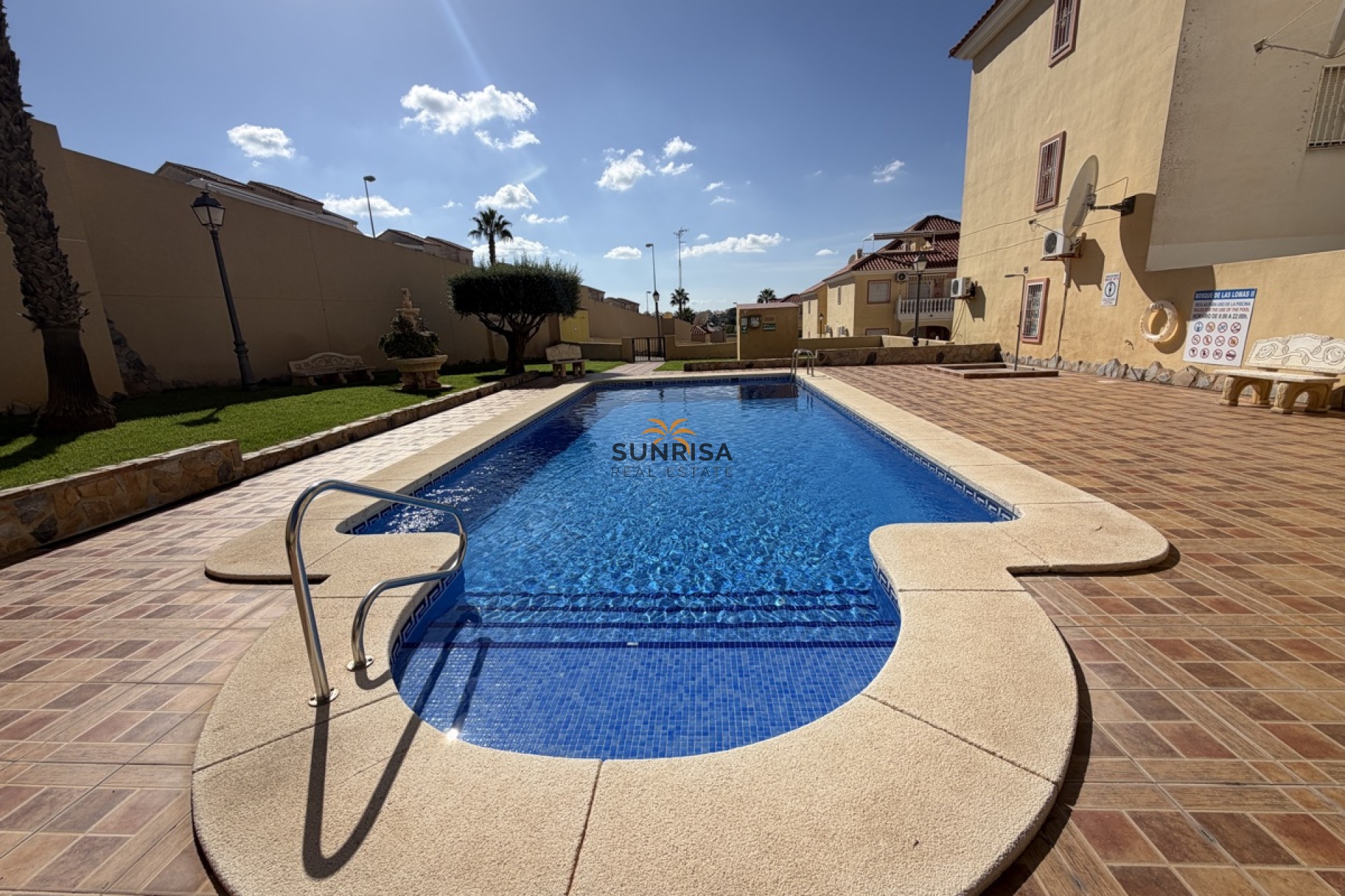 Resale - Townhouse - Villamartin