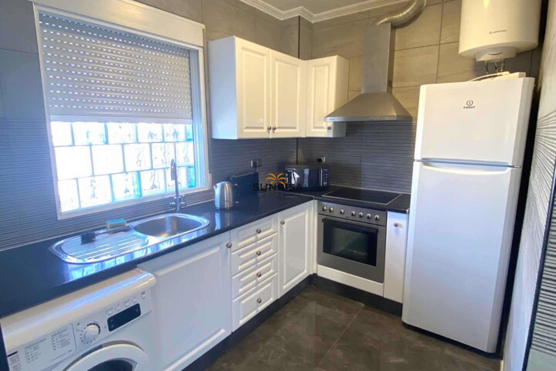 Resale - Villa - Orihuela Costa